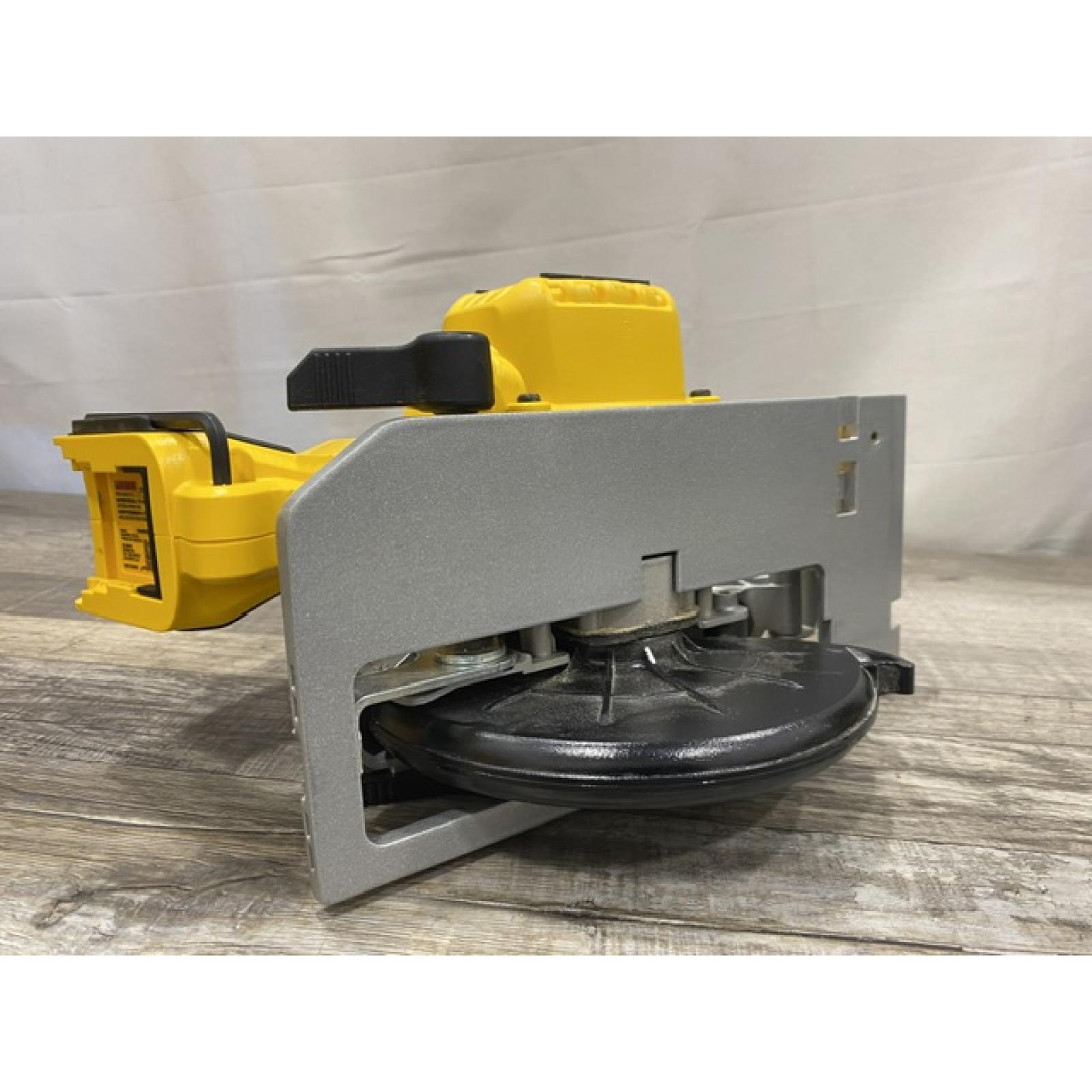 AS-IS DEWALT 20V MAX Cordless Brushless 6-1/2 in. Sidewinder Style Circular Saw (Tool Only)