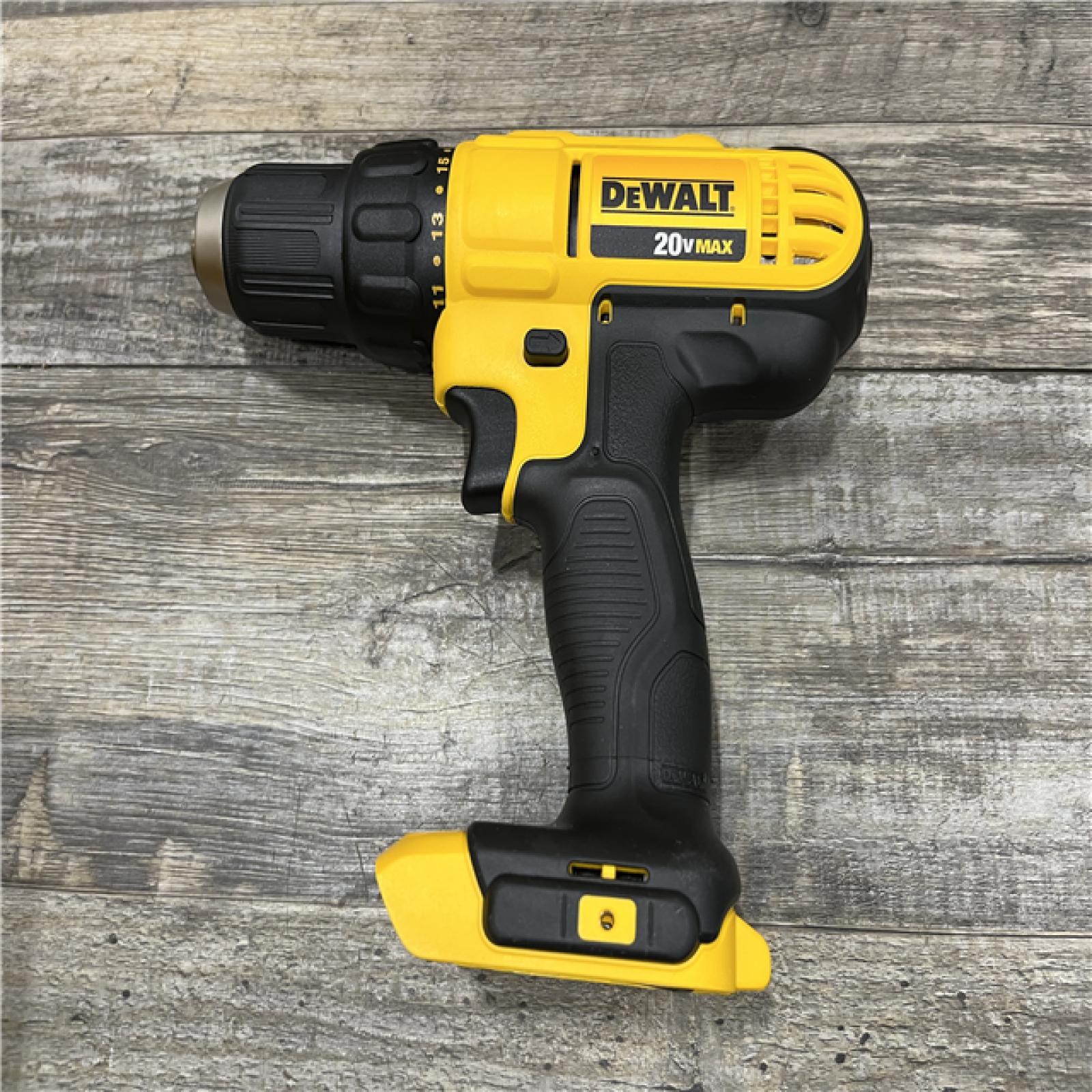 AS-IS DEWALT 20V MAX Cordless 1/2 in. Drill/Driver Kit