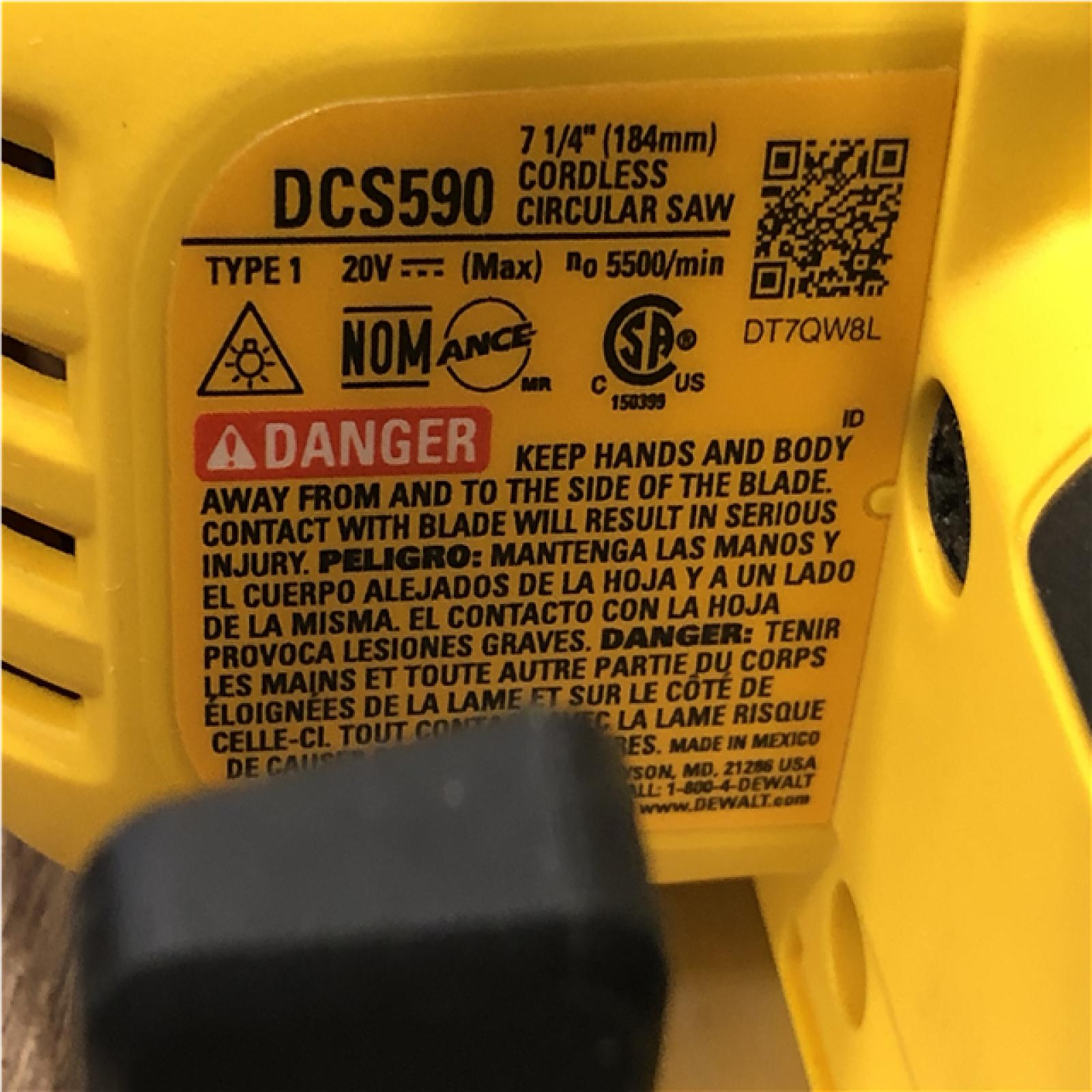AS-IS DEWALT 20-Volt MAX 7-1/4 in. Cordless Circular Saw (Tool Only)