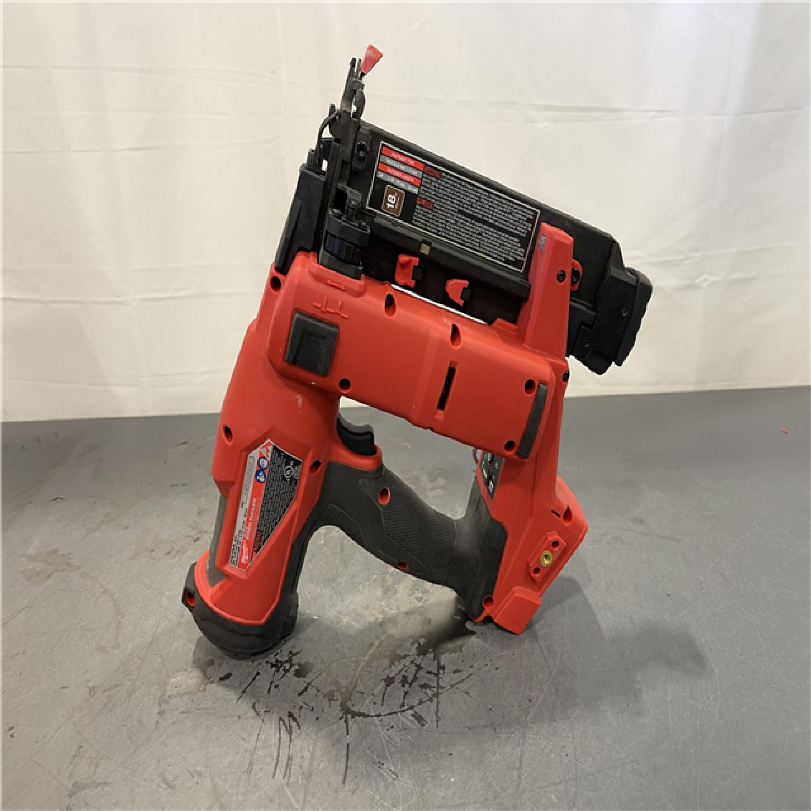 AS-IS - Milwaukee M18 FUEL 18-Volt Lithium-Ion Brushless Cordless Gen II 18-Gauge Brad Nailer
