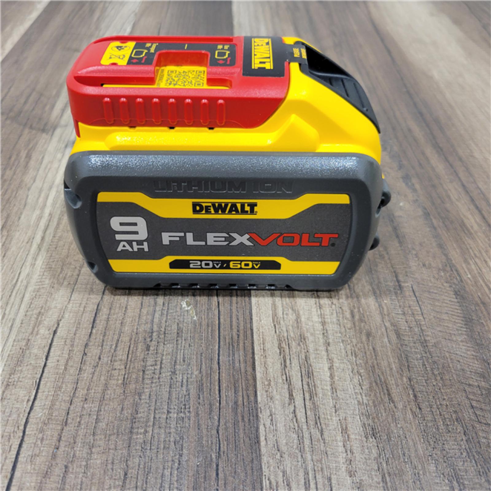 LIKE NEW! DEWALT DCB609 20V / 60V MAX FLEXVOLT 9.0 Ah Battery
