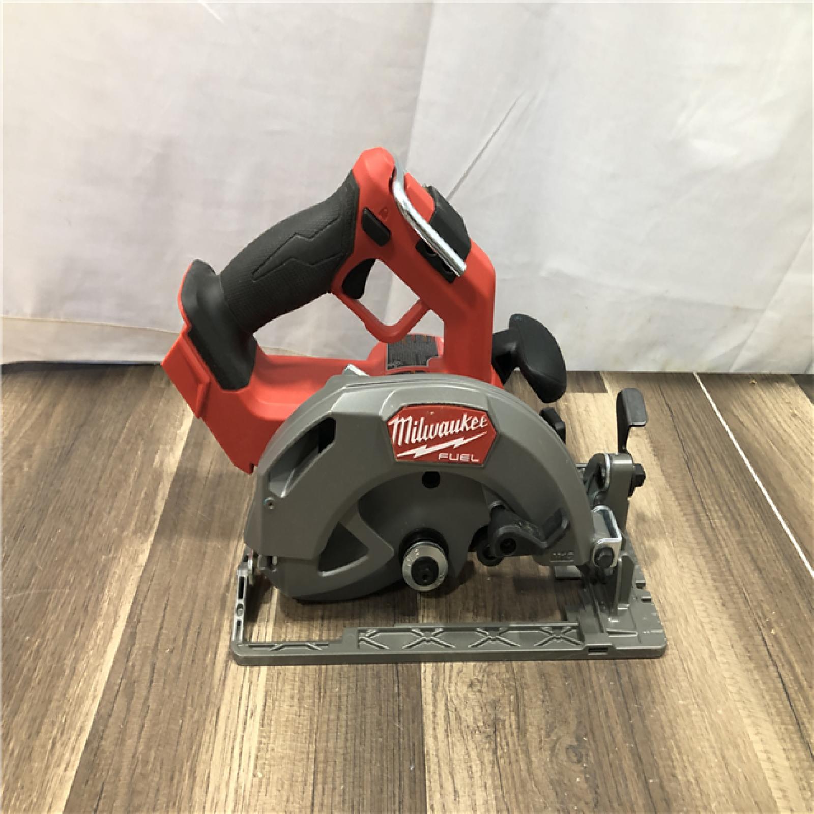 AS-IS Milwaukee FUEL 18V Lithium-Ion Brushless Cordless 7-1/4 in. Circular Saw (Tool-Only)