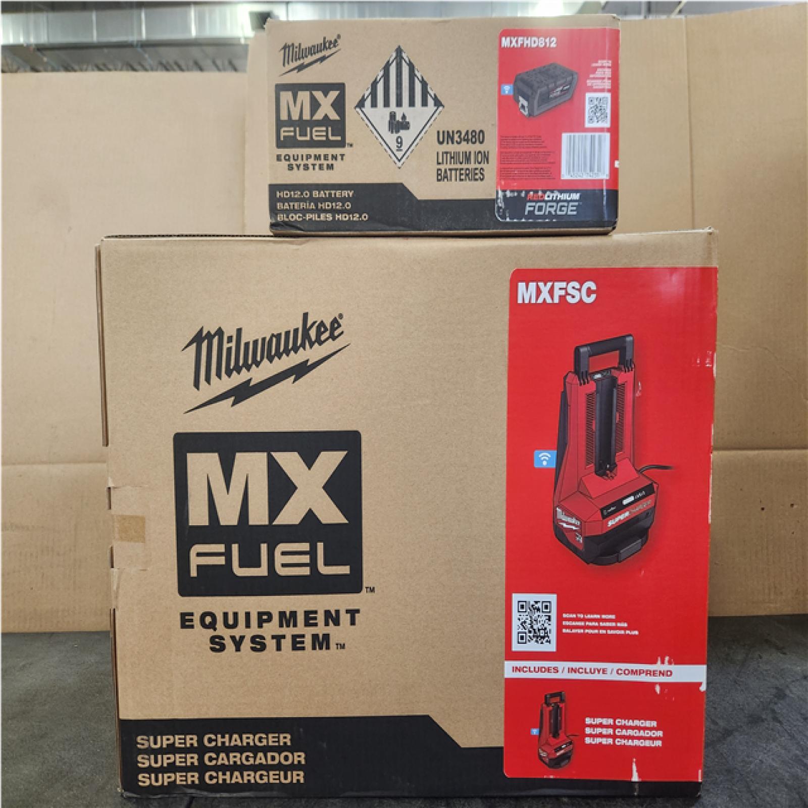 Phoenix SEALED Milwaukee MX FUEL Super Charger with Milwaukee MX FUEL REDLITHIUM FORGE HD12.0 Battery Pack