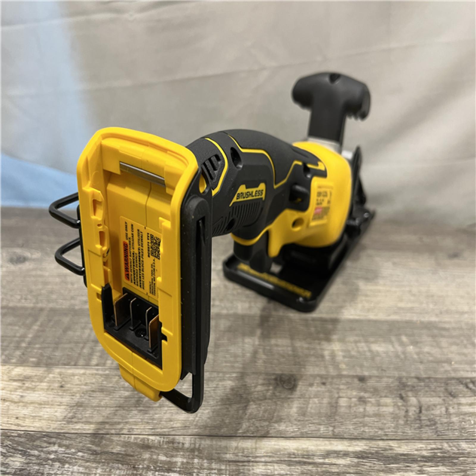 AS-IS DEWALT ATOMIC 20V MAX Cordless Brushless 4-1/2 in. Circular Saw (Tool Only)