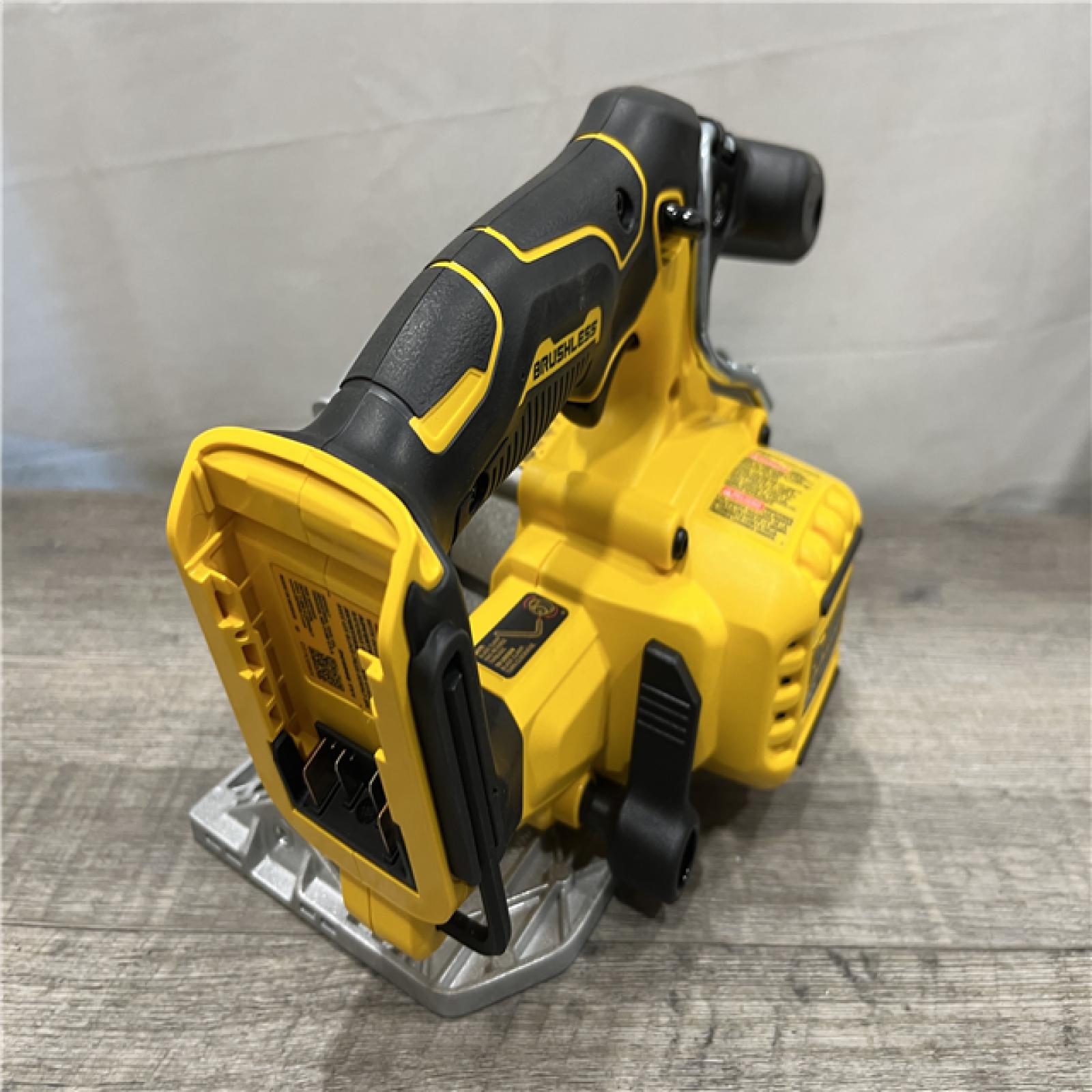 AS-IS DEWALT 20V MAX Cordless Brushless 6-1/2 in. Sidewinder Style Circular Saw (Tool Only)