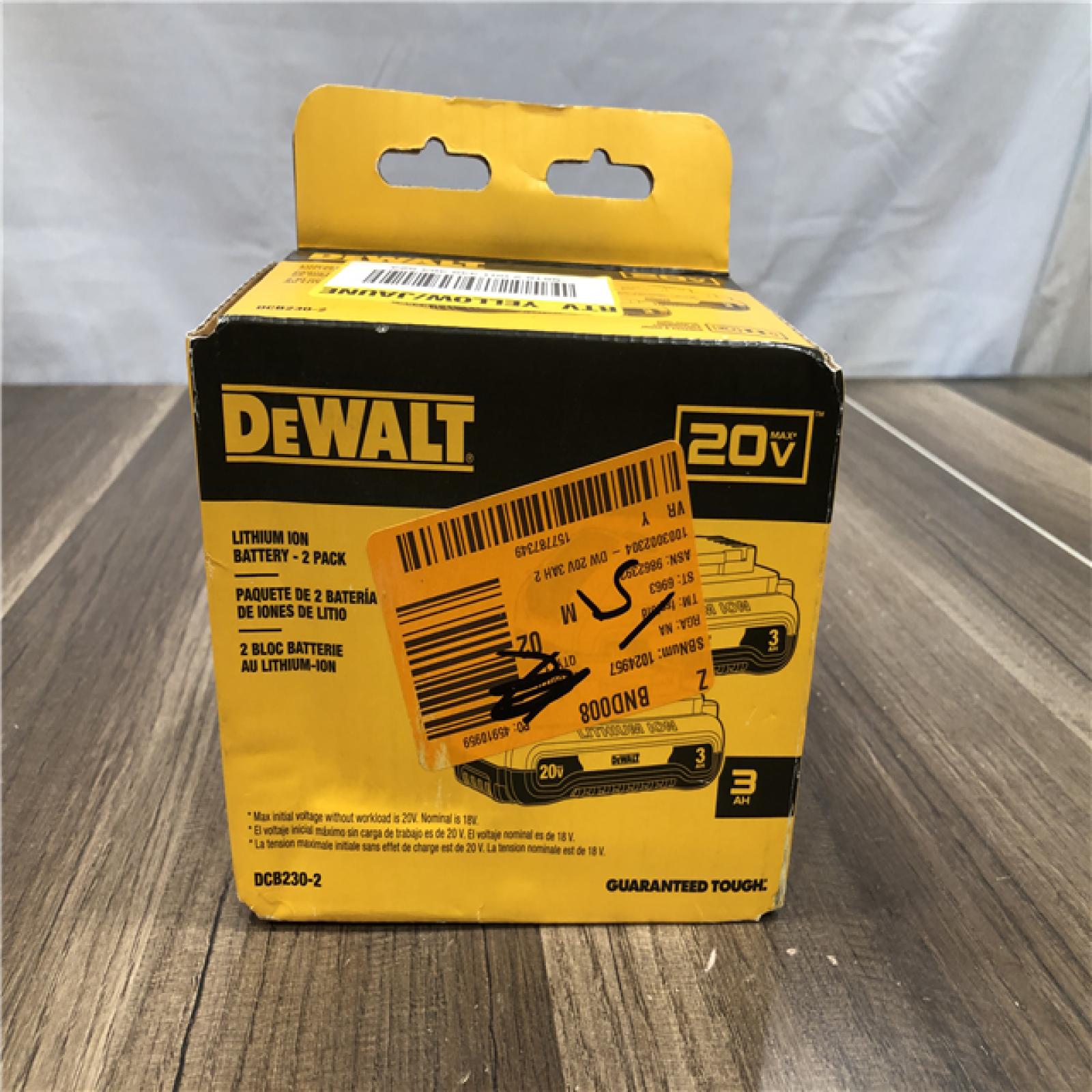NEW- DEWALT 20V MAX Compact Lithium-Ion 3.0Ah Battery Pack (2 Pack)