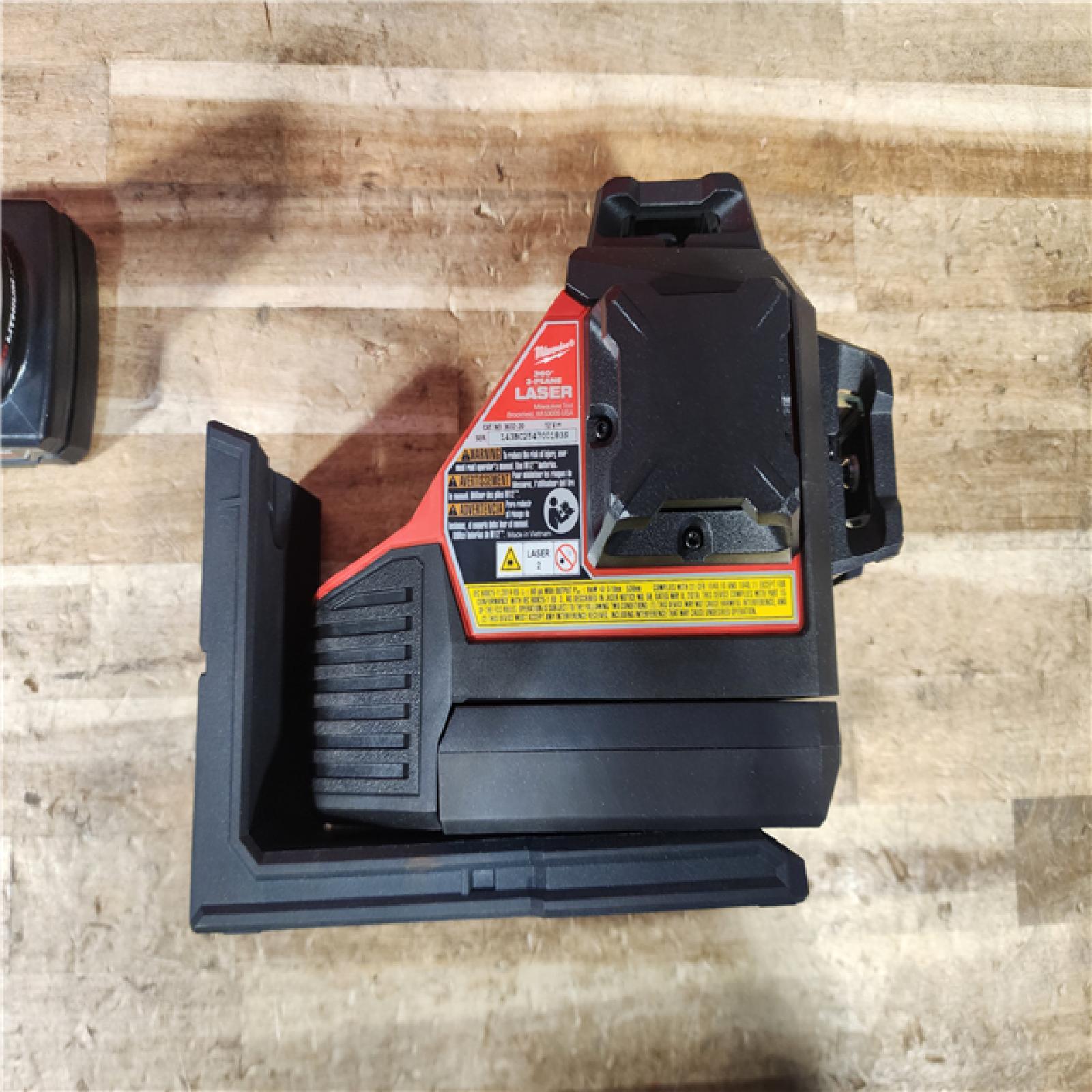 HOUSTON LOCATION - AS - IS Milwaukee 12-Volt Lithium-Ion Cordless Green 250 ft. 3-Plane Laser Level Kit