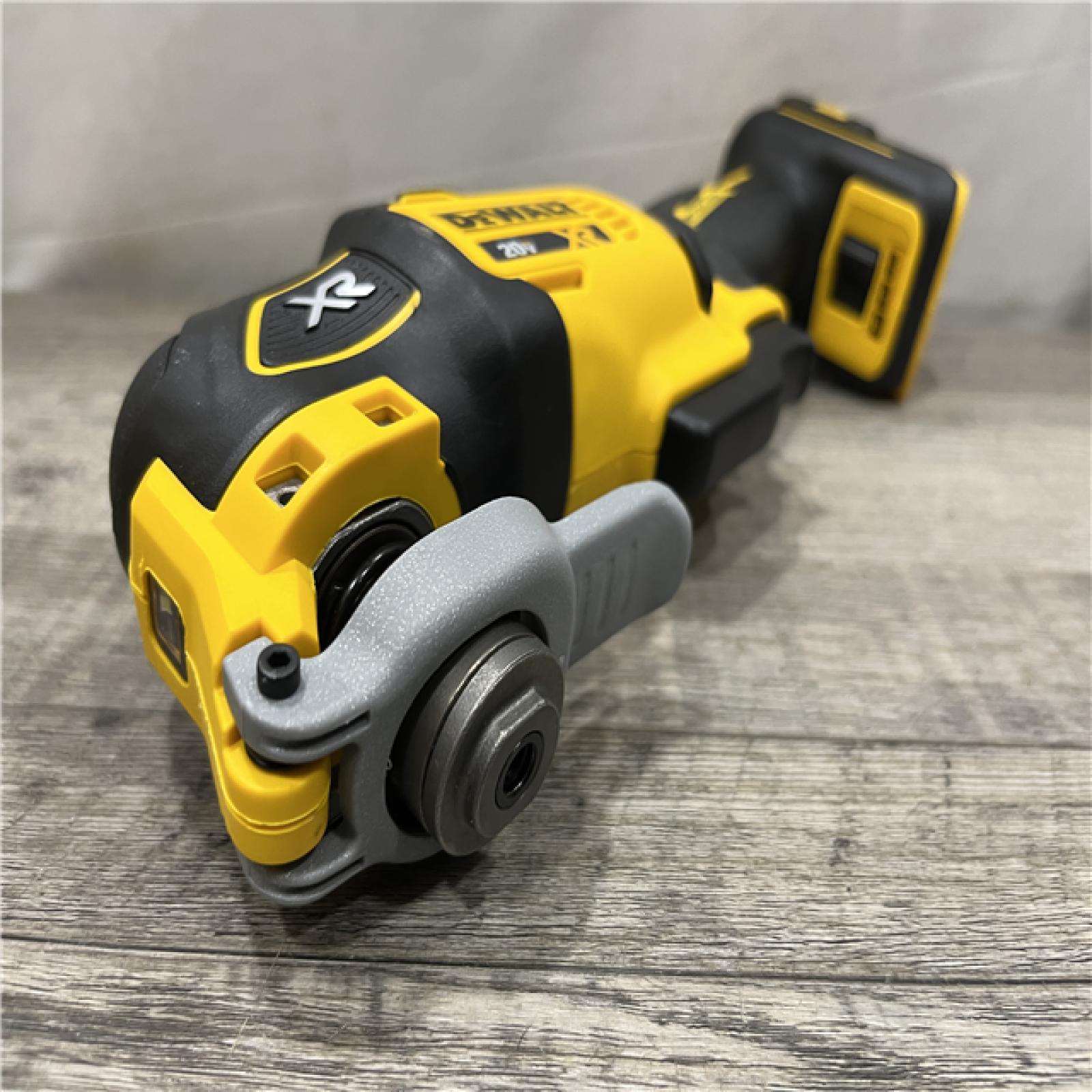 AS-IS DEWALT 20V MAX XR Cordless Brushless 3-Speed Oscillating Multi Tool (Tool Only)