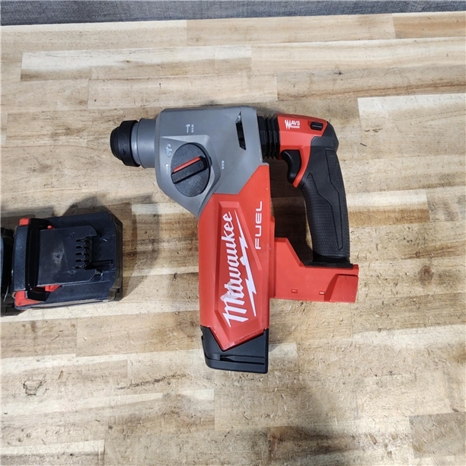 HOUSTON LOCATION - AS - IS Milwaukee  FUEL 18V Lithium-Ion Brushless Cordless 1 in. SDS-Plus Rotary Hammer W/ (2) BATTERIES