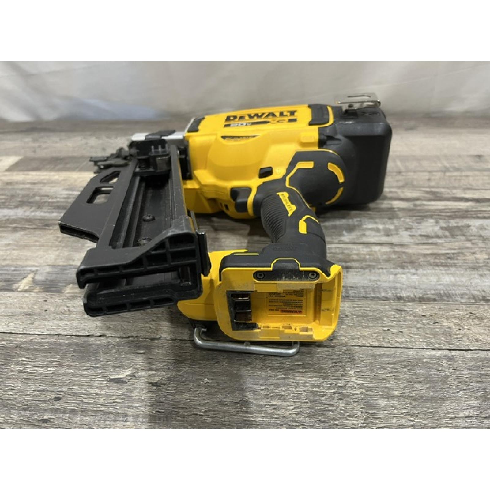 AS-IS DEWALT 20-Volt 21° Cordless Framing Nailer (Tool-Only)