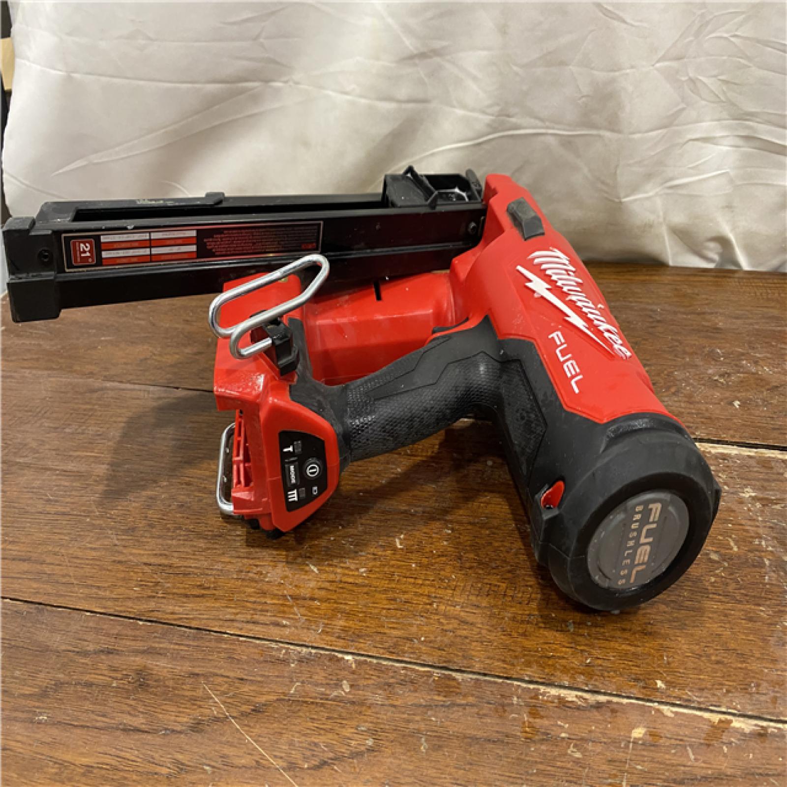 AS-IS Milwaukee 2744-20 M18 FUEL 3-1/2 in. 18-Volt 21-Degree Lithium-Ion Brushless Cordless Framing Nailer (Tool-Only)