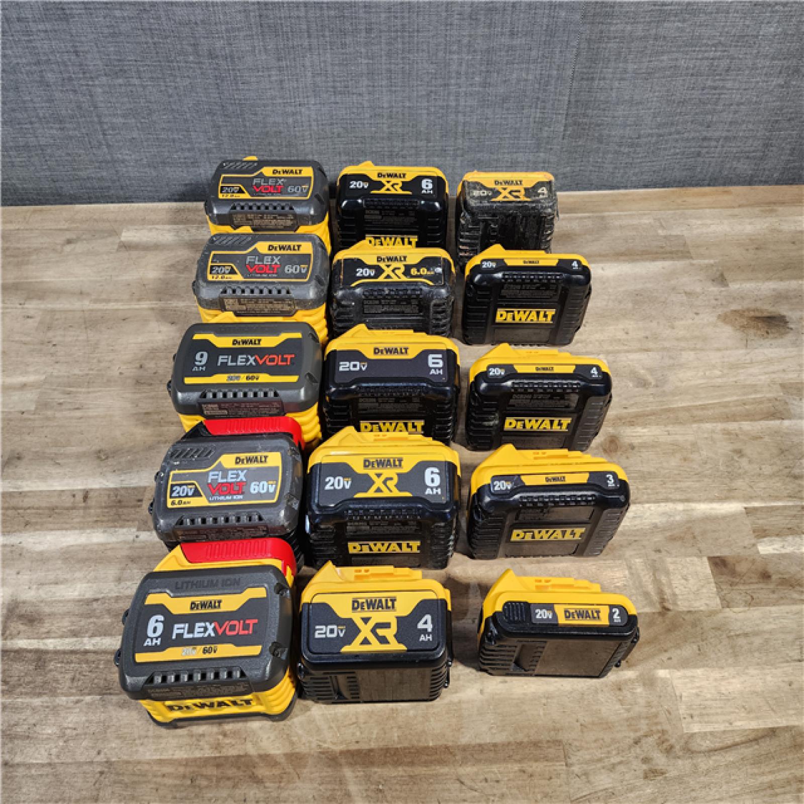 HOUSTON LOCATION - AS-IS DEWALT BATTERY PACK QTY - 15