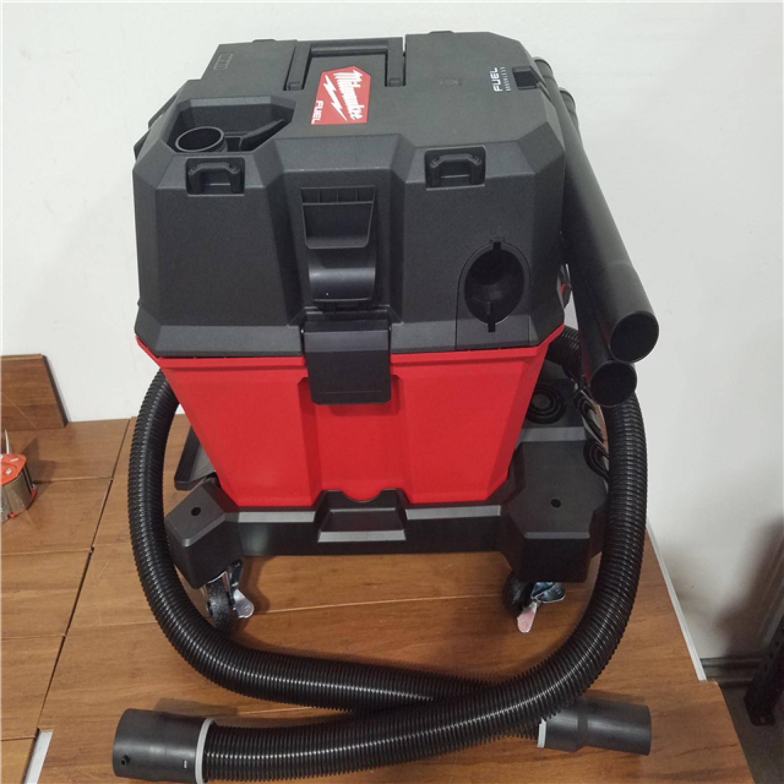 California NEW Milwaukee 6-Gallon Wet/Dry Vacuum (Tool Only)