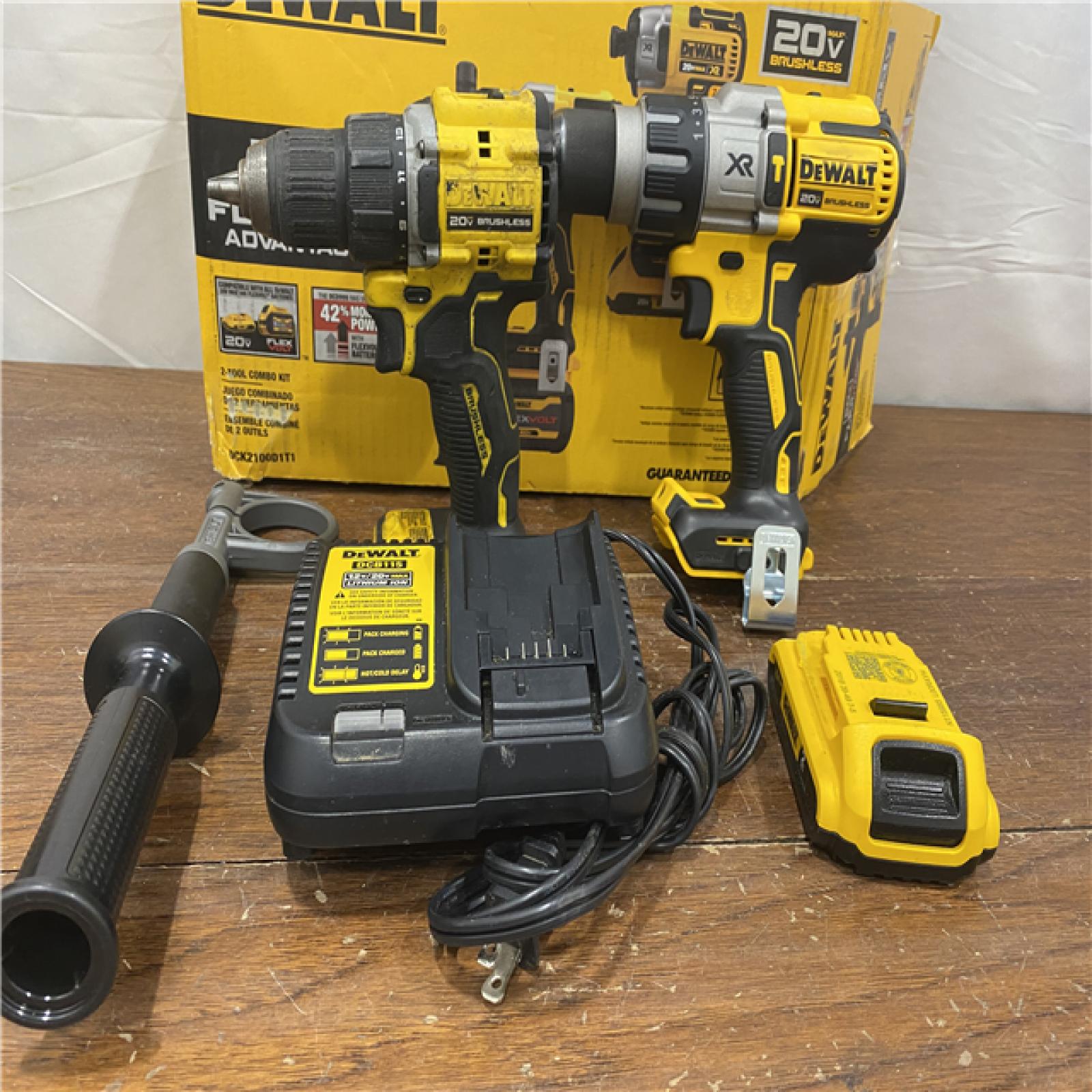 AS-IS DEWALT 20V MAX Cordless Brushless Hammer Drill/Driver 2 Tool Combo Kit with FLEXVOLT ADVANTAGE