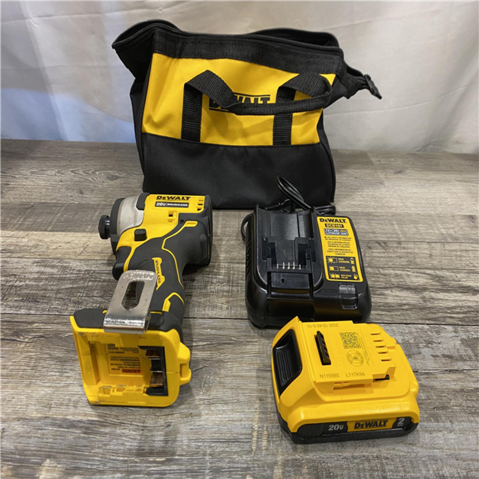 AS-IS DEWALT Atomic 20V Max Lithium-Ion Brushless Cordless Compact 1/4 in. Impact Driver Kit