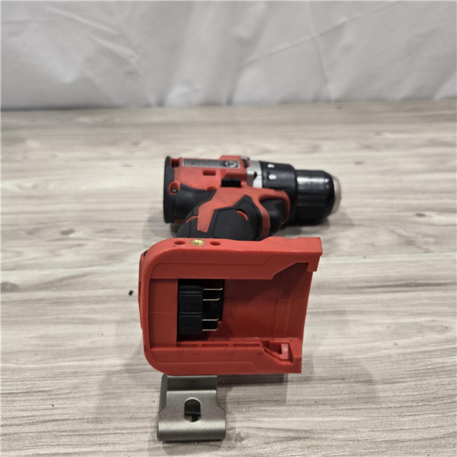 AS-IS Milwaukee 3601-22CT M18 18V Drill/Driver Kit