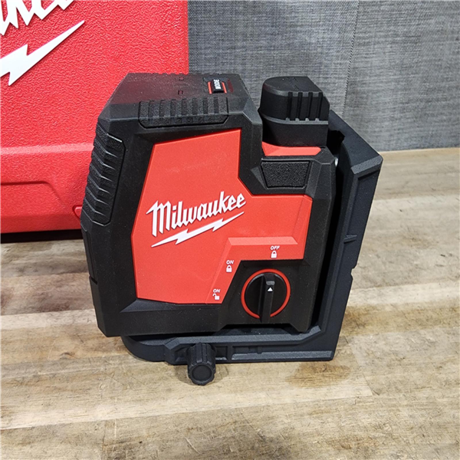 HOUSTON LOCATION - AS-IS MILWAUKEE 100 Ft. REDLITHIUM Lithium-Ion USB Green Rechargeable Cross Line Laser Level with Charger