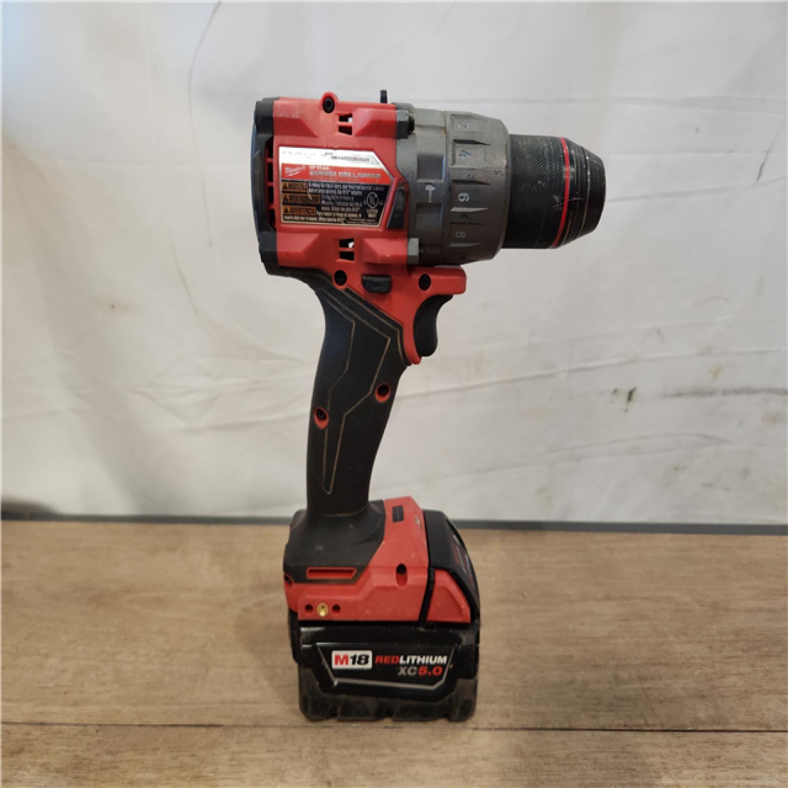 AS-IS- Milwaukee FUEL 18V Lithium-Ion Brushless Cordless 1/2 in. Hammer Drill Driver Kit