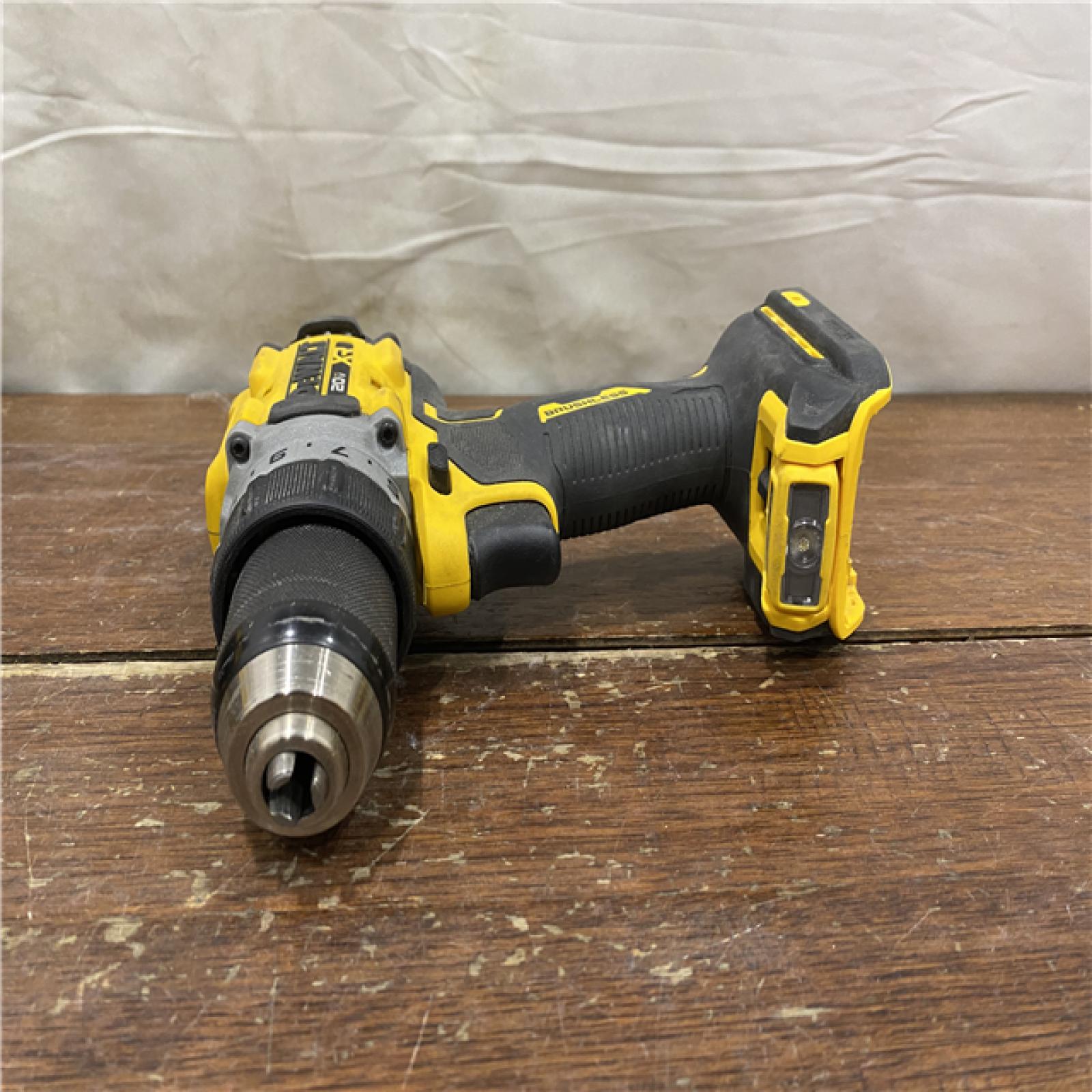 AS-IS DEWALT 20V MAX XR Brushless Cordless 1/2 Drill/Driver Kit