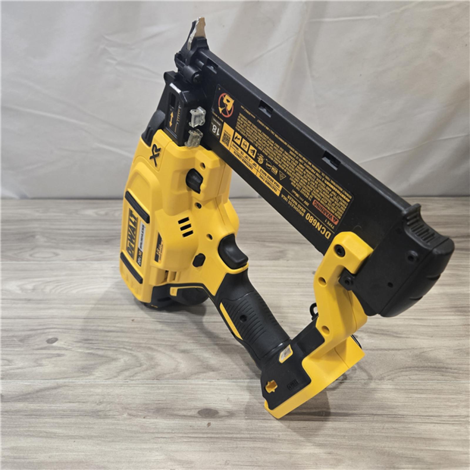 AS-IS DeWalt 20V MAX XR Cordless 18-Gauge Brad Nailer (Tool Only)
