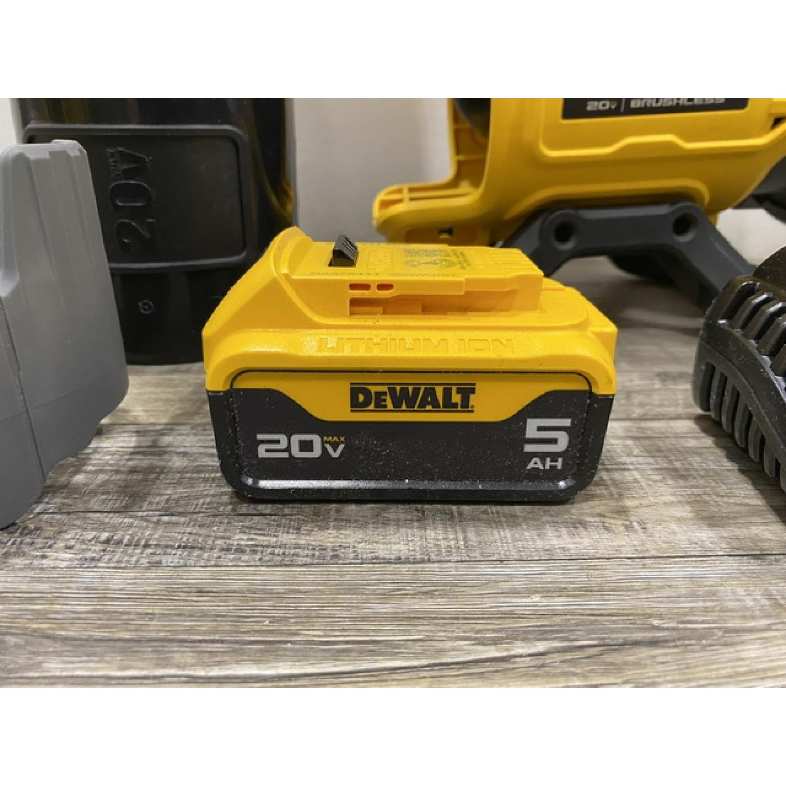 AS-IS DEWALT 20V MAX* XR Brushless Cordless Handheld Blower Kit