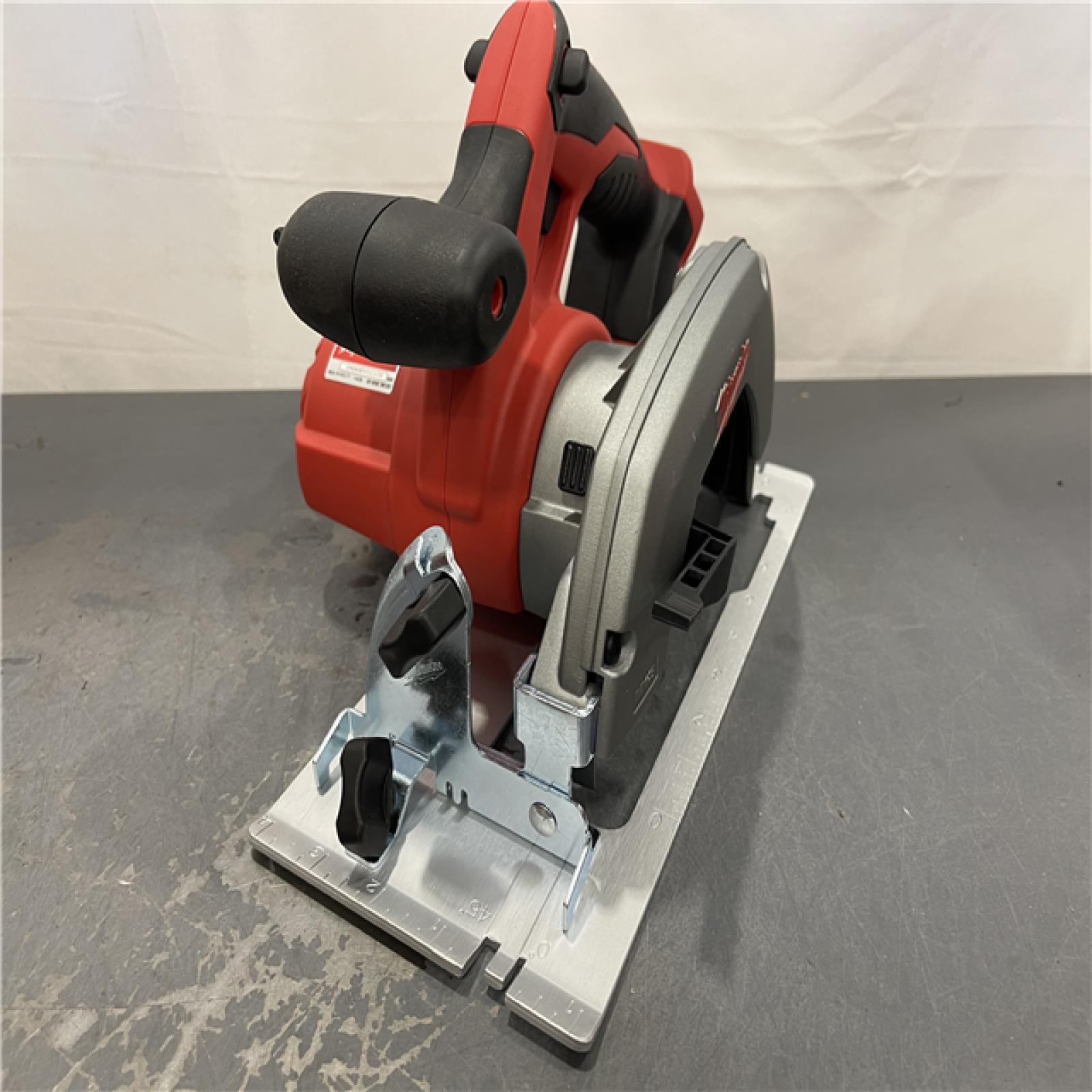 AS-IS - Milwaukee M18 18V Lithium-Ion Cordless 6-1/2 in. Circular Saw