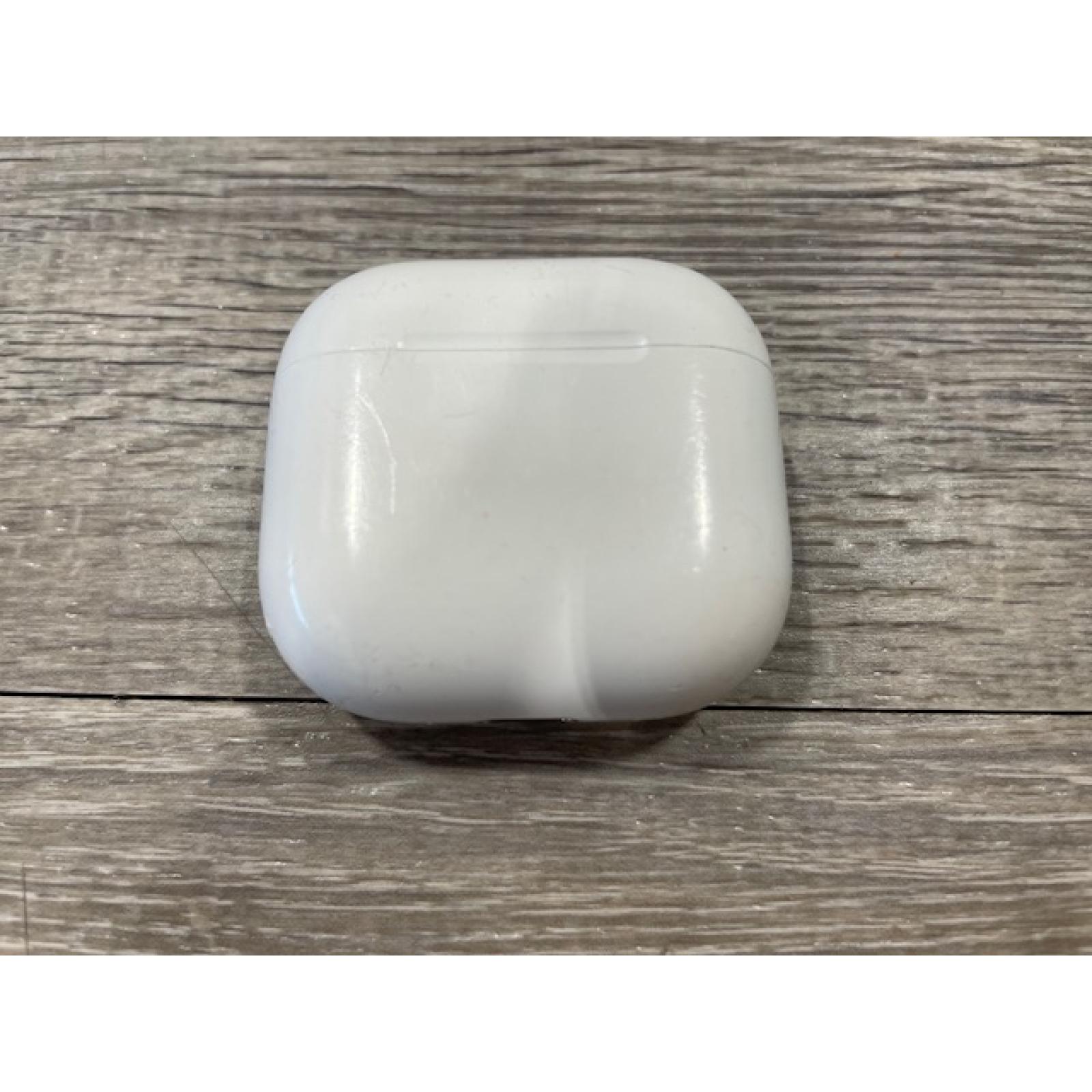 AS-IS Apple Airpods 4 Wireless Charging Case