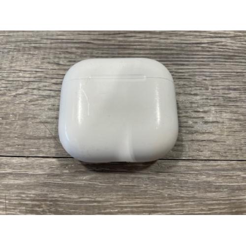 AS-IS Apple Airpods 4 Wireless Charging Case