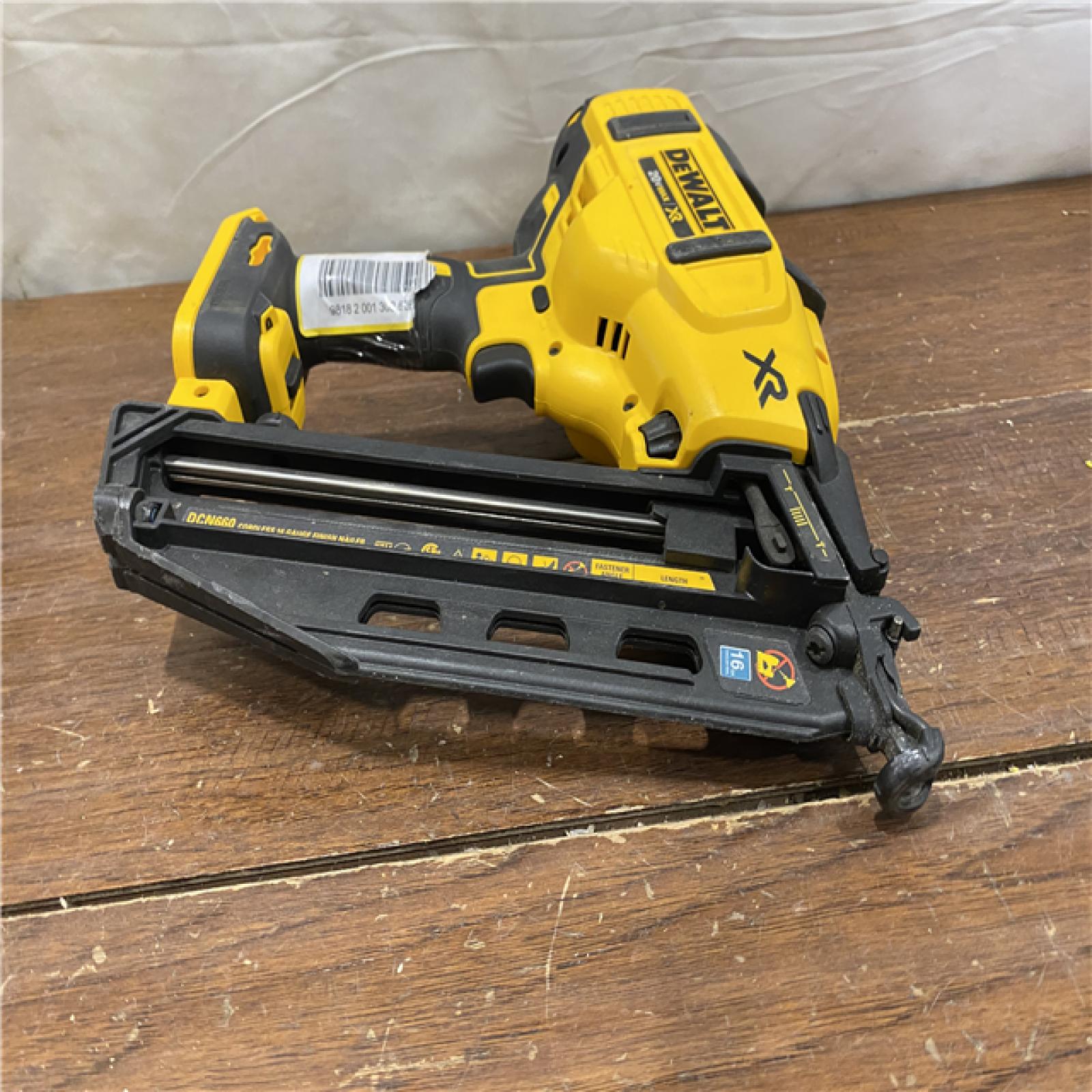 AS-IS 20V MAX XR Lithium-Ion Electric Cordless 16-Gauge Angled Finishing Nailer (Tool Only)