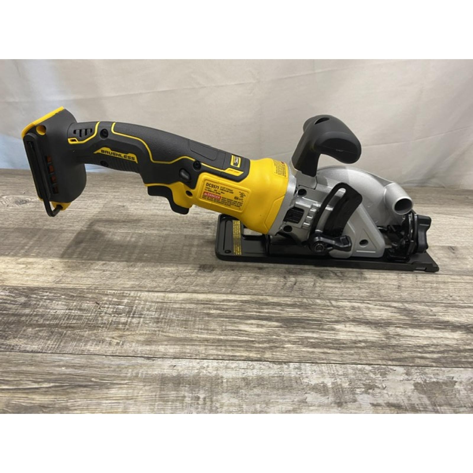 AS-IS DEWALT ATOMIC 20V MAX Cordless Brushless 4-1/2 in. Circular Saw (Tool Only)