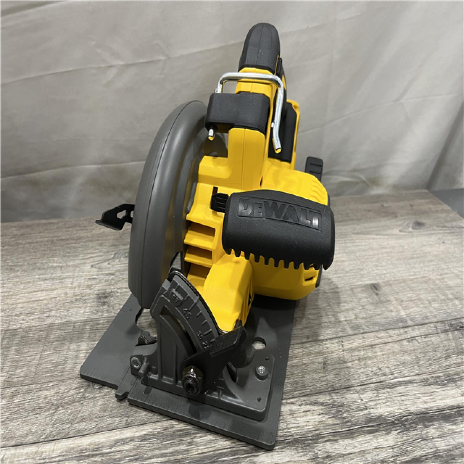 AS-IS DEWALT FLEXVOLT 60V MAX Cordless Brushless 7-1/4 in. Circular Saw with Brake (Tool Only)