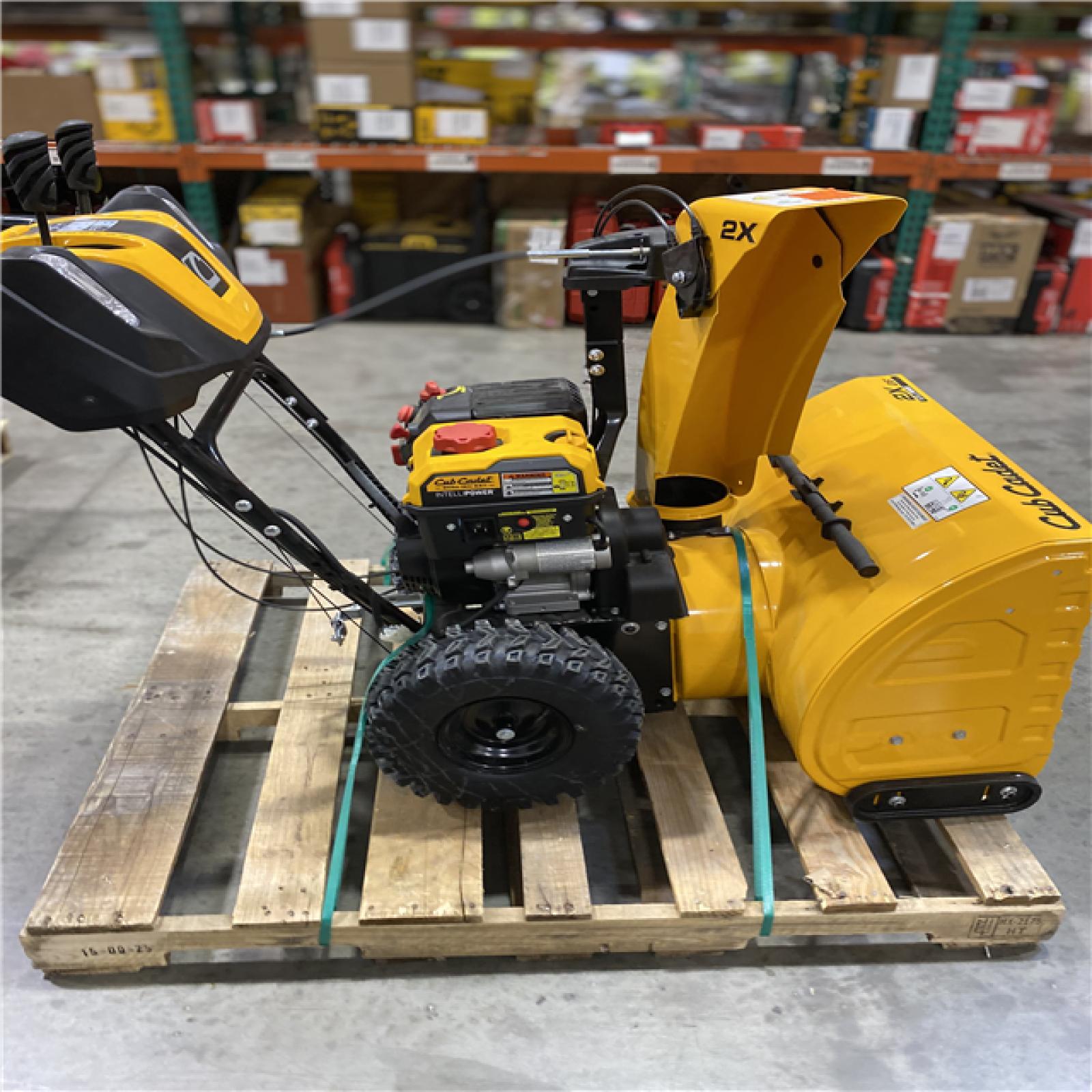 Dallas Location - As-Is Cub Cadet 2X 26 in. 243cc  Gas Snow
