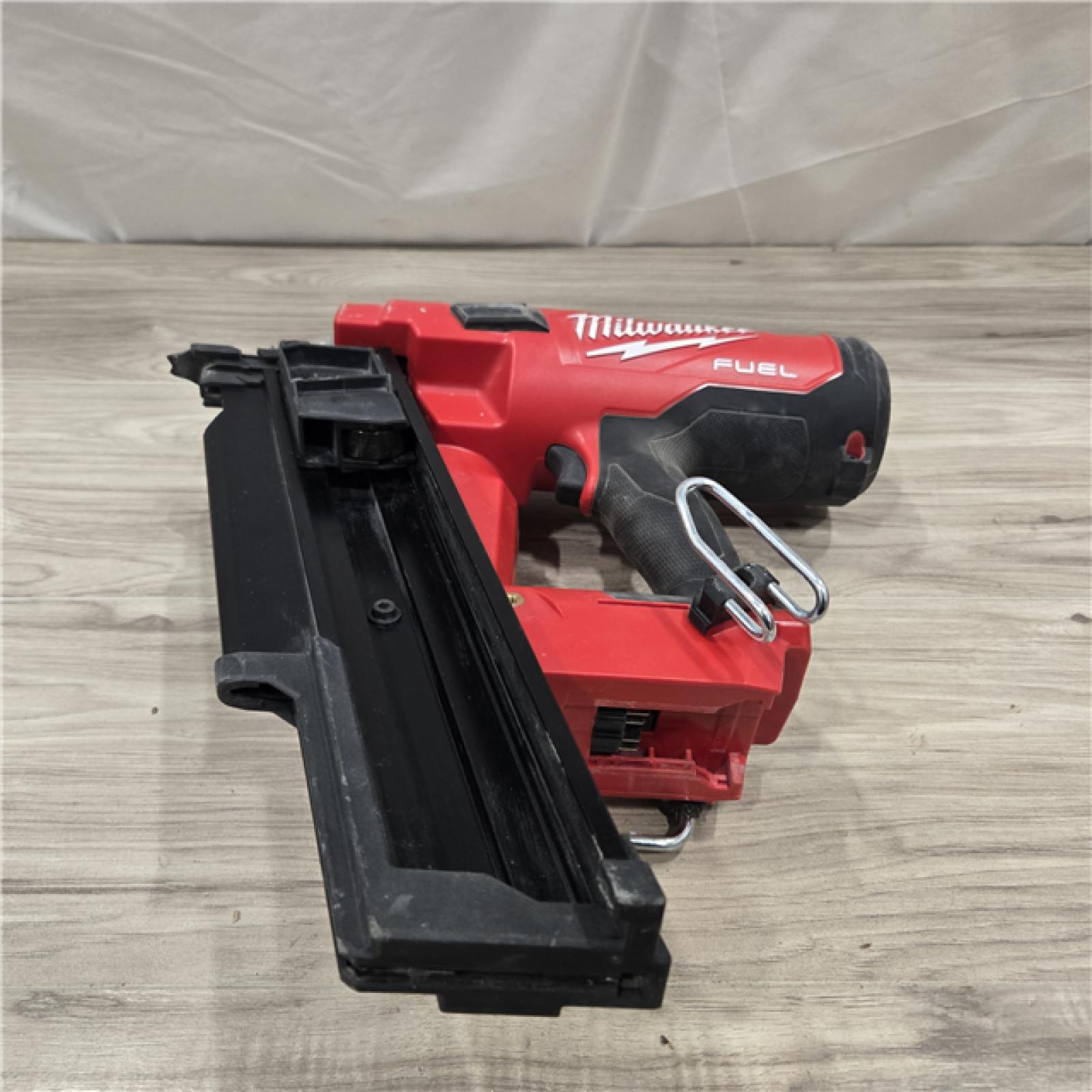 AS-IS Milwaukee 2744-20 M18 FUEL 3-1/2 in. 18V 21-Degree Cordless Framing Nailer (Tool-Only)
