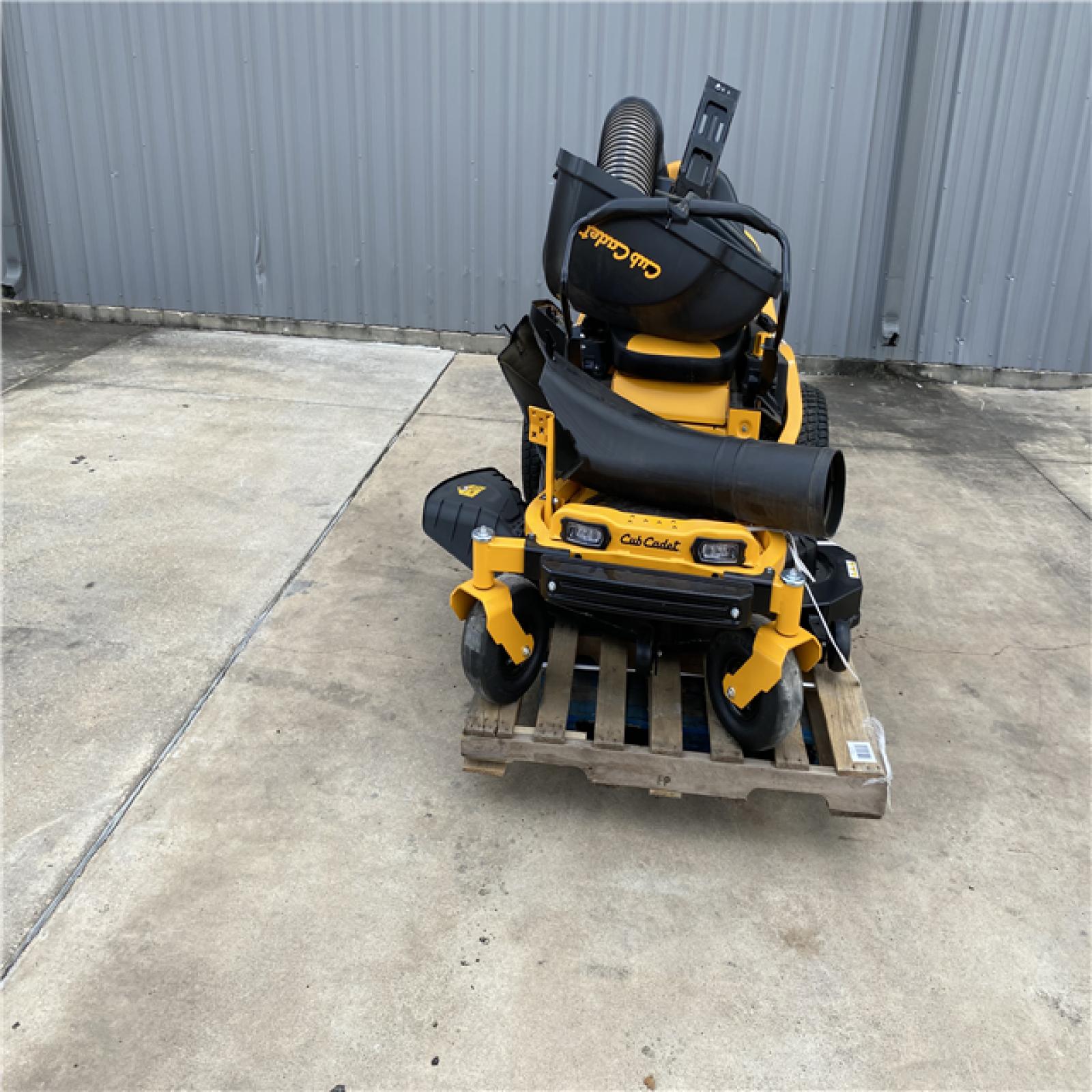 Houston Location - AS-IS Cub Cadet ZT1 50'' Riding Mower