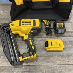 AS-IS DEWALT 20V MAX XR 16-Gauge Electric Cordless Angled Finishing Nailer Kit