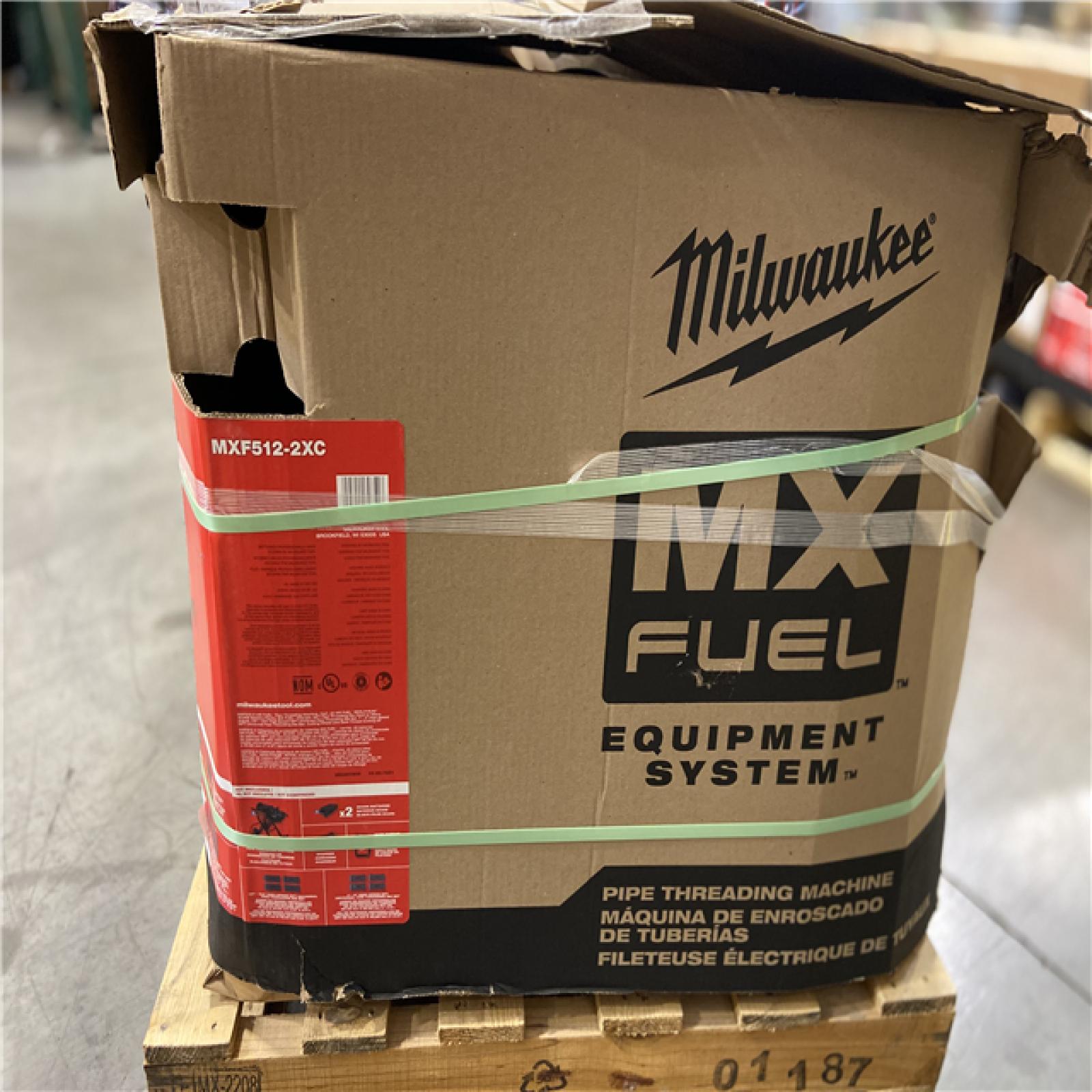 DALLAS LOCATION - Milwaukee MX FUEL Lithium-Ion Cordless 1/2 in. to 2in. Pipe Threading Machine w/(2) Batteries and Charger