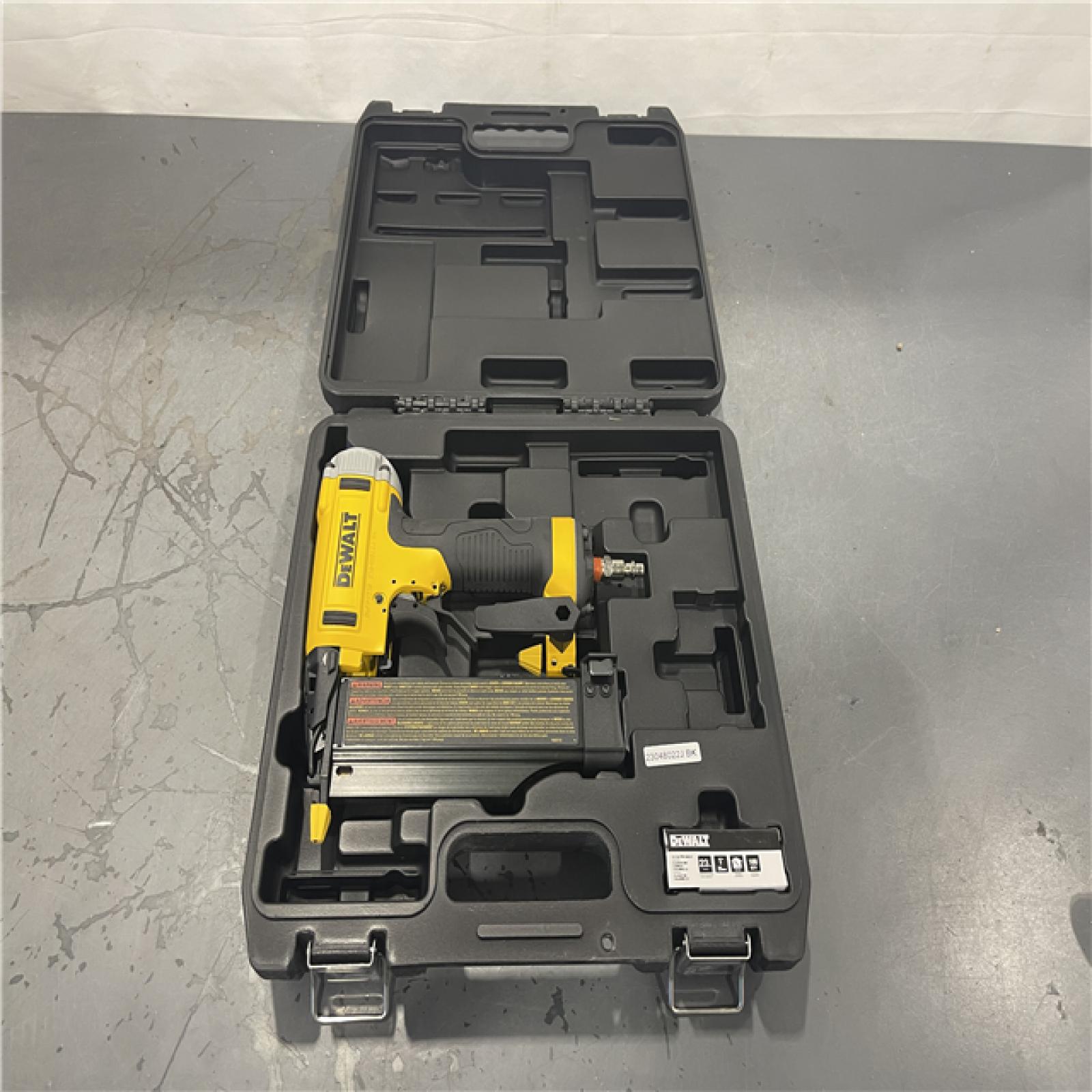AS-IS- Dewalt-DWFP2350K 23 GA Pin Nailer