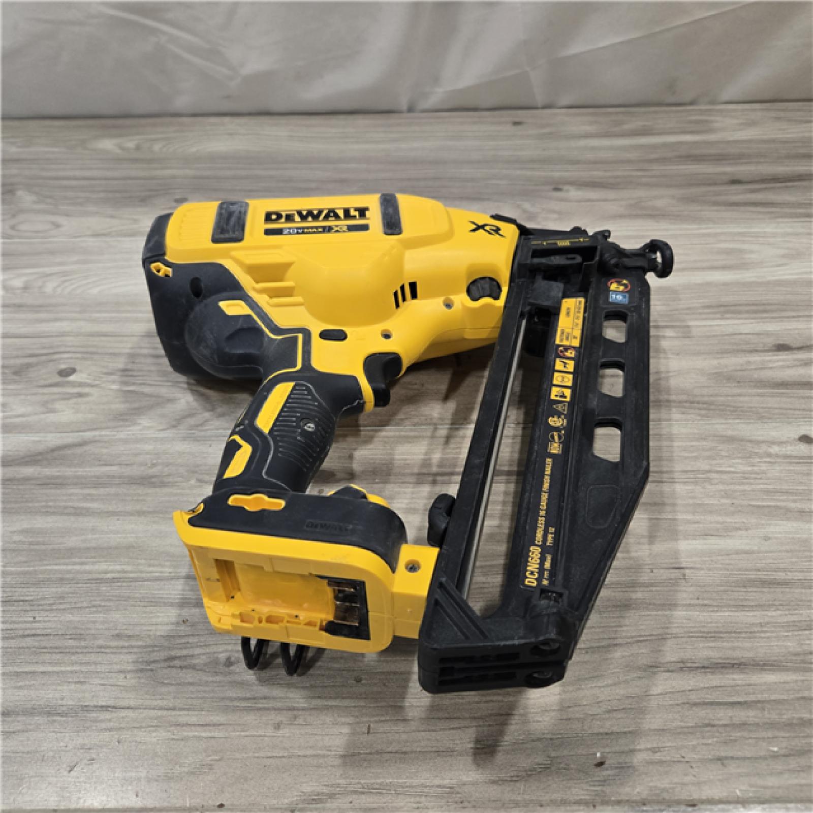 AS-IS 20V MAX XR Lithium-Ion Electric Cordless 16-Gauge Angled Finishing Nailer (Tool Only)