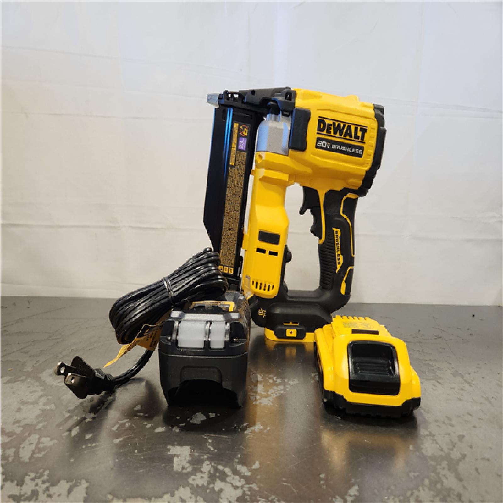 AS-IS- DEWALT ATOMIC 20V MAX Lithium Ion Cordless 23 Gauge Pin Nailer Kit