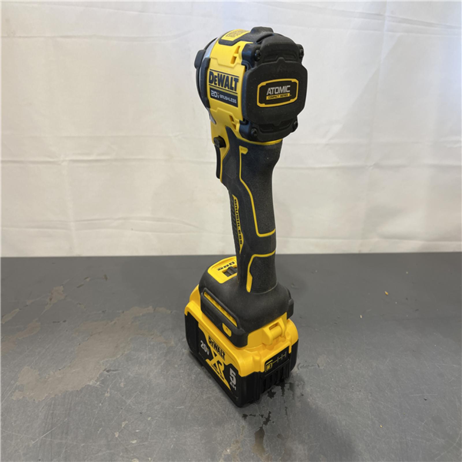 AS-IS - DeWalt 20V MAX ATOMIC 1/4 in. Cordless Brushless 3-Speed Impact Driver Kit