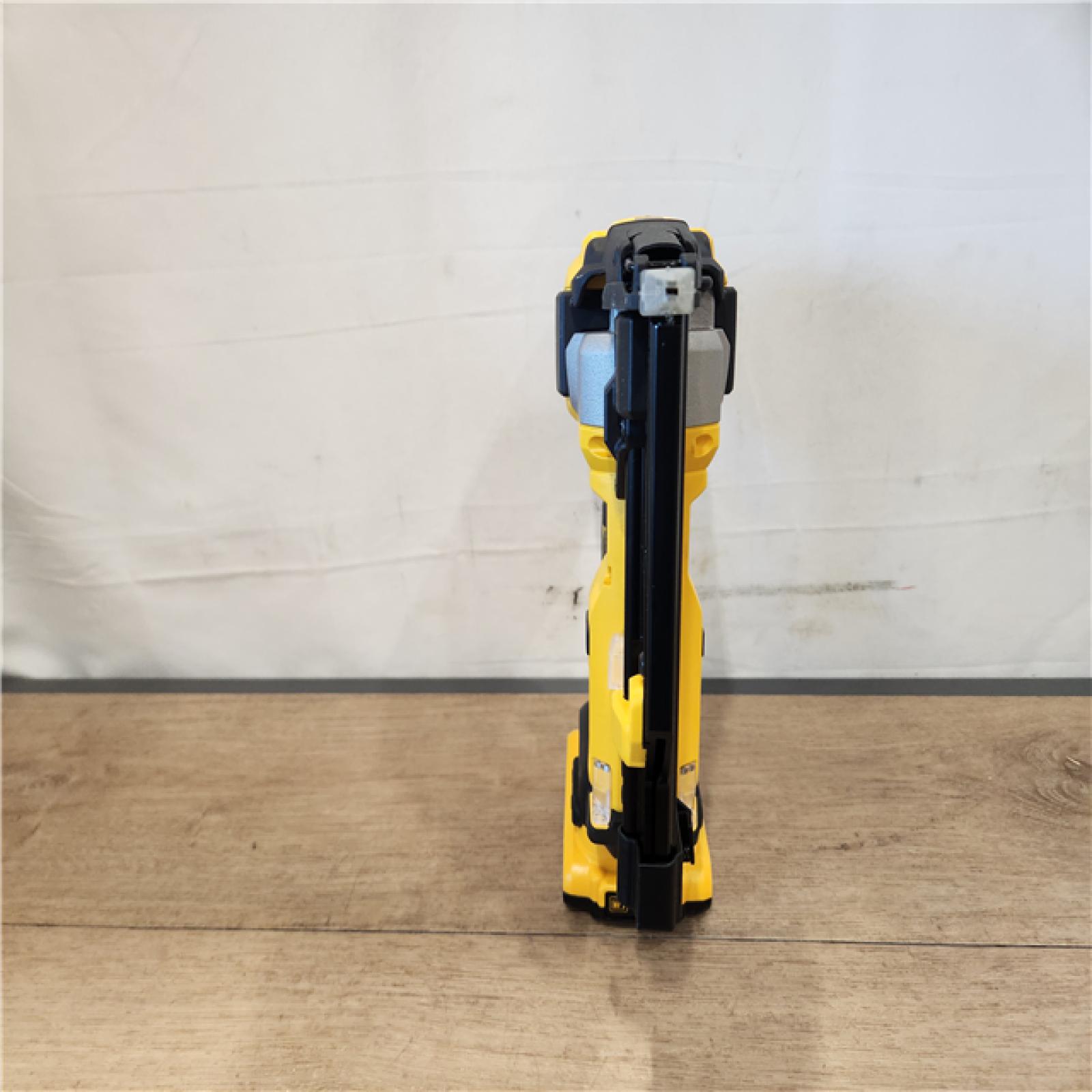 DEWALT ATOMIC 20V MAX Lithium Ion Cordless 23 Gauge Pin Nailer Kit