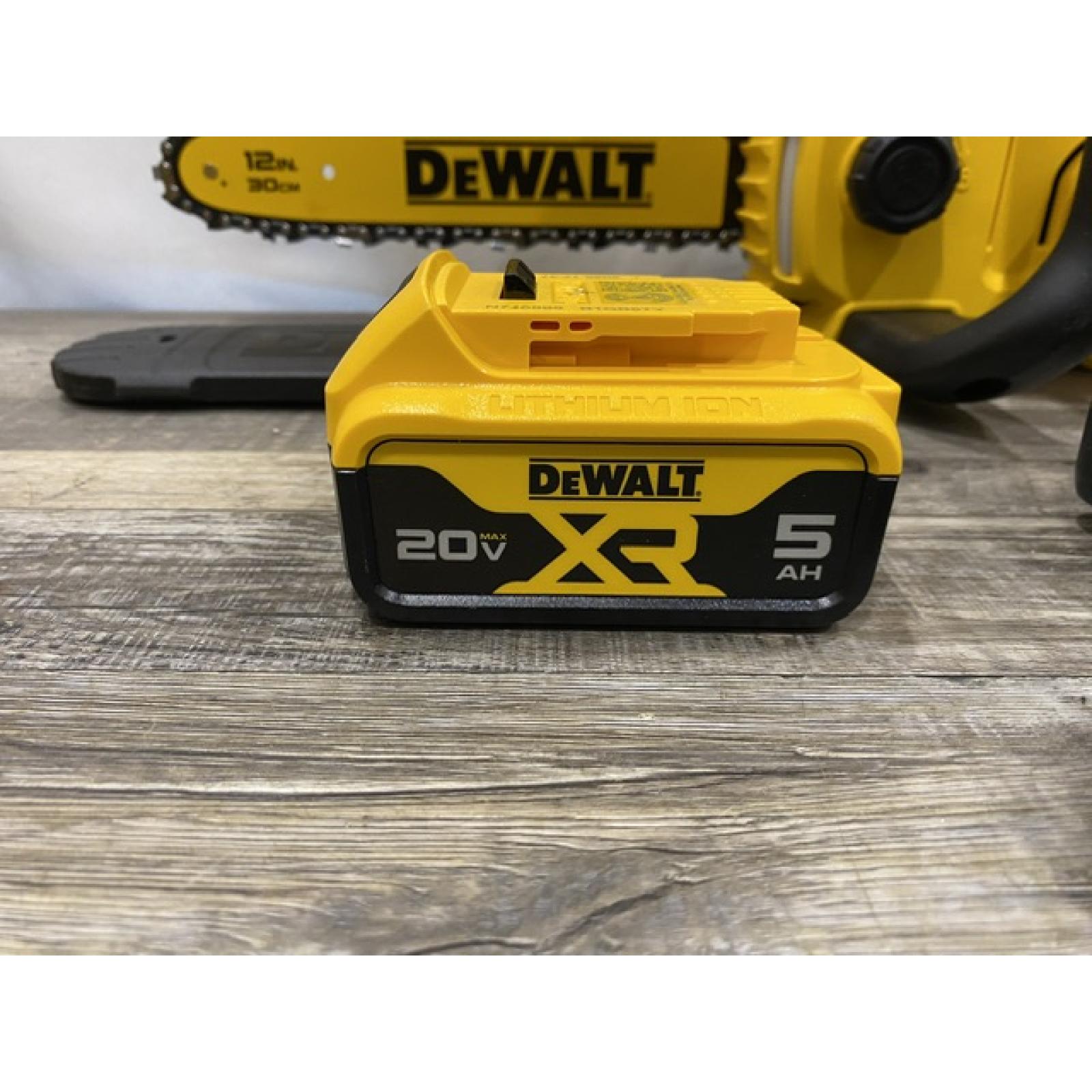 AS-IS DEWALT 20V MAX Compact 12 Brushless Cordless Chainsaw Kit