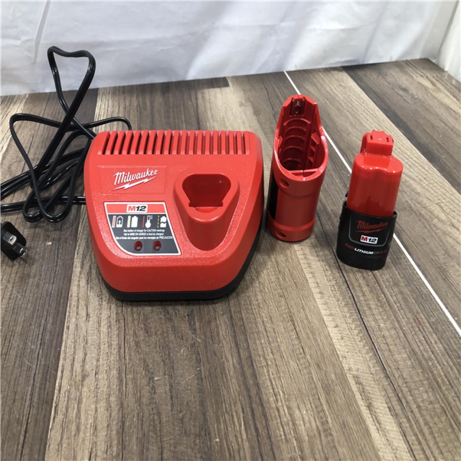 AS-IS Milwaukee Men's X-Large 12-Volt Lithium-Ion Cordless Axis Black Heated Vest Kit