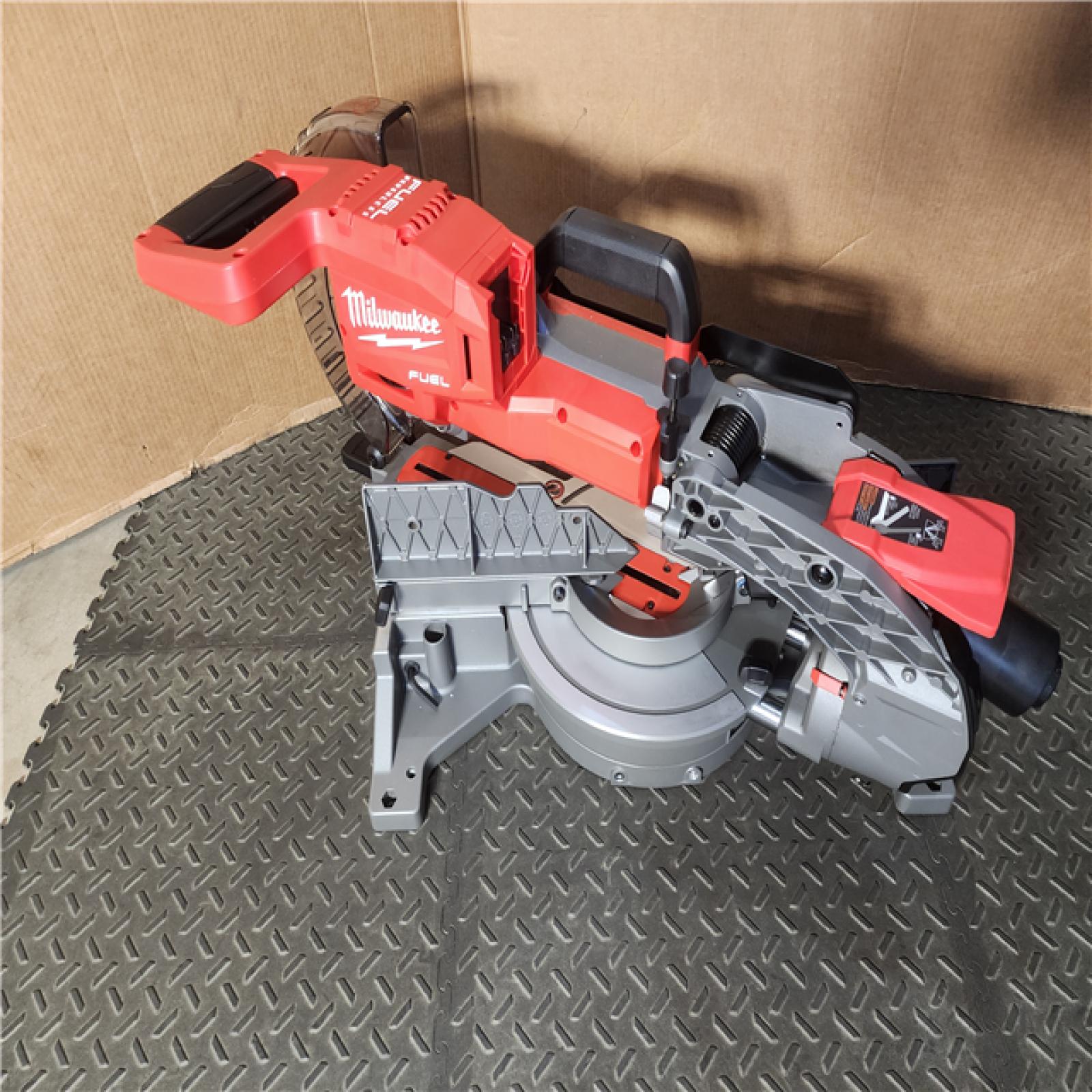 HOUSTON LOCATION - AS-IS (APPEARS LIKE NEW) M18 FUEL 18V 10 in. Lithium-Ion Brushless Cordless Dual Bevel Sliding Compound Miter Saw Kit with One 8.0 Ah Battery