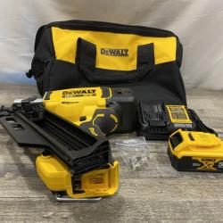 AS-IS DEWALT 20-Volt 30° Cordless Framing Nailer Kit