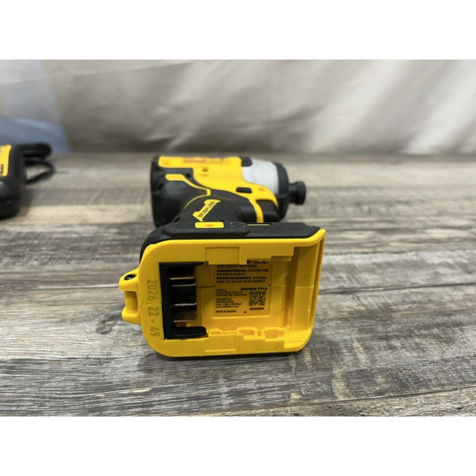 AS-IS DEWALT Atomic 20V Max Lithium-Ion Brushless Cordless Compact 1/4 in. Impact Driver Kit