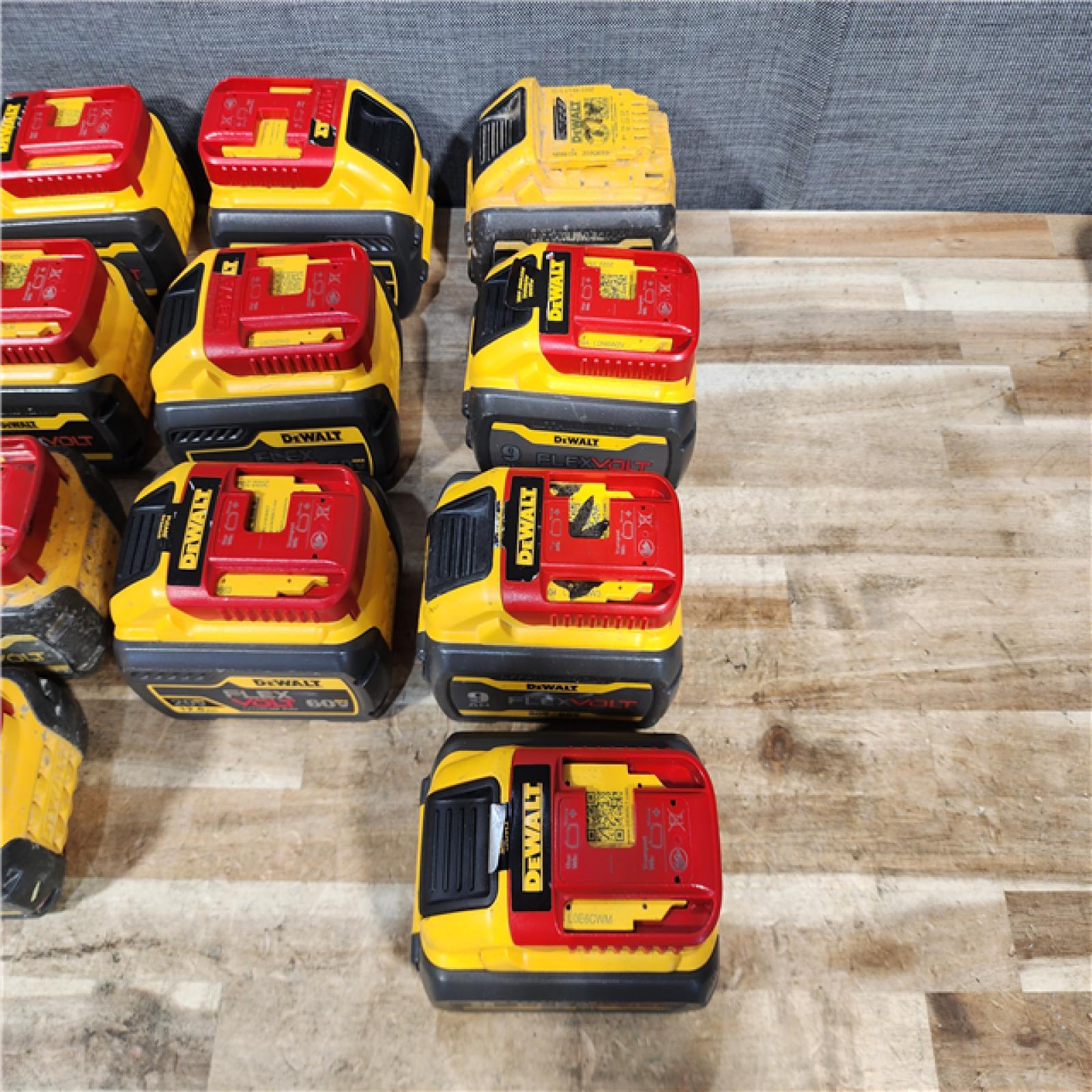 HOUSTON LOCATION - AS - IS DEWALT BATTERY PACK QTY - 15