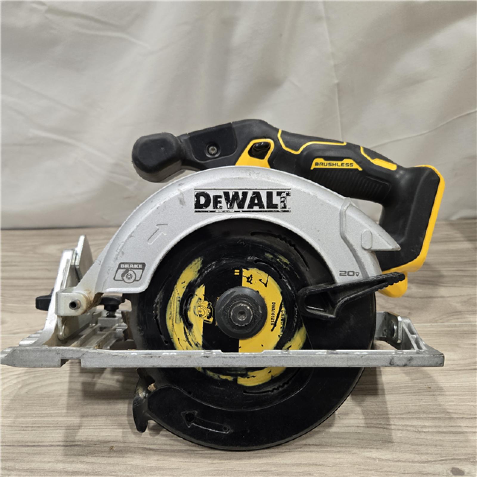 AS-IS DeWALT DCS565B 20V Max 6.5 Cordless Circular Saw (TOOL ONLY)