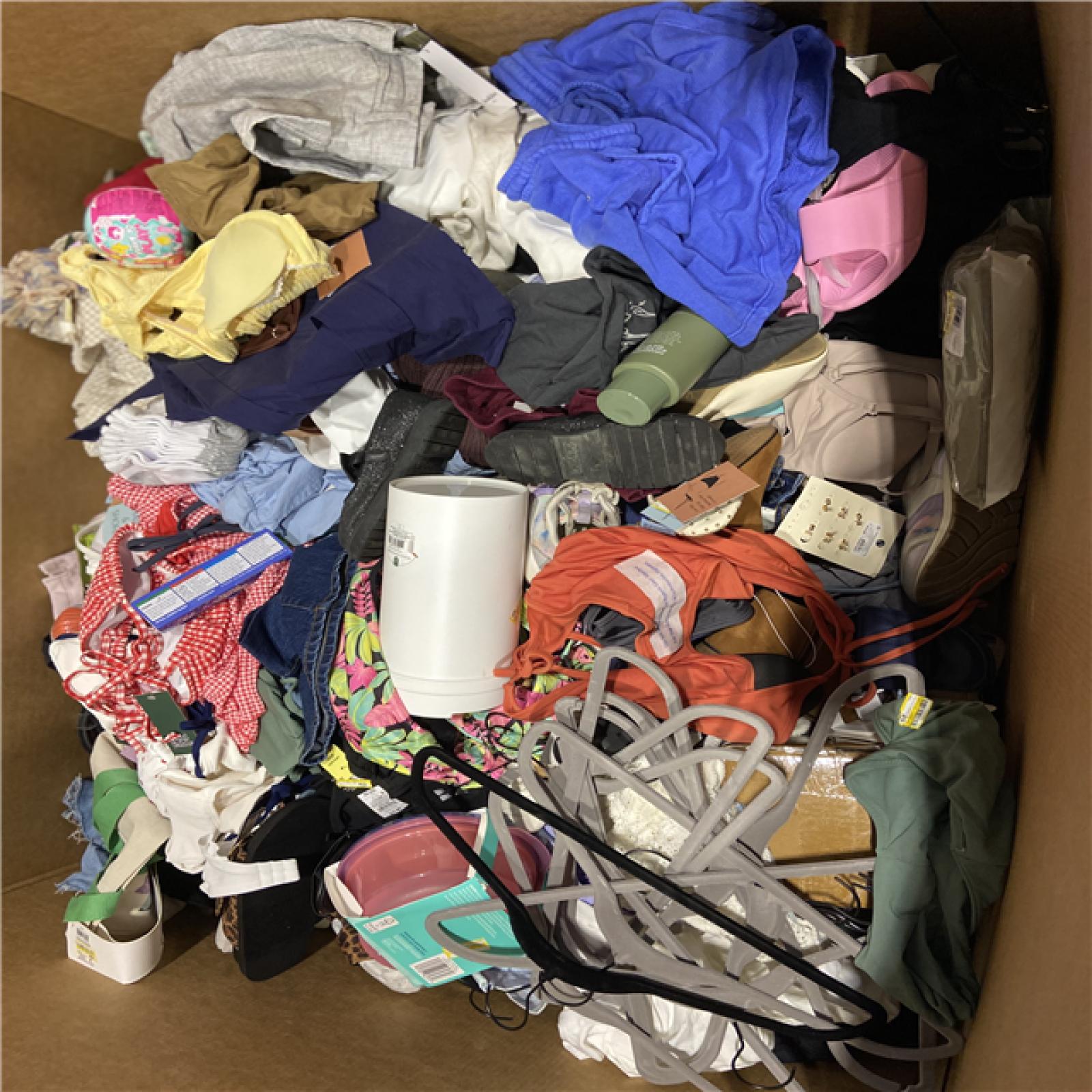 DALLAS LOCATION - BULLSEYE CLOTHING, HOME GOODS PALLET
