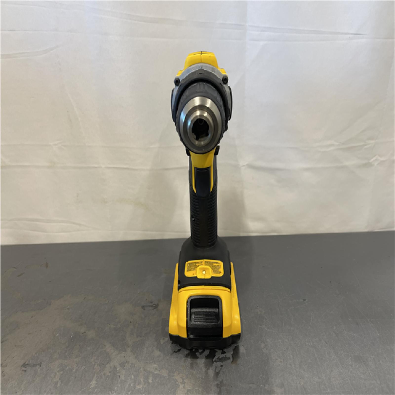 AS-IS - DEWALT ATOMIC COMPACT SERIES 20V MAX* Brushless Cordless 1/2 Drill/Driver Kit